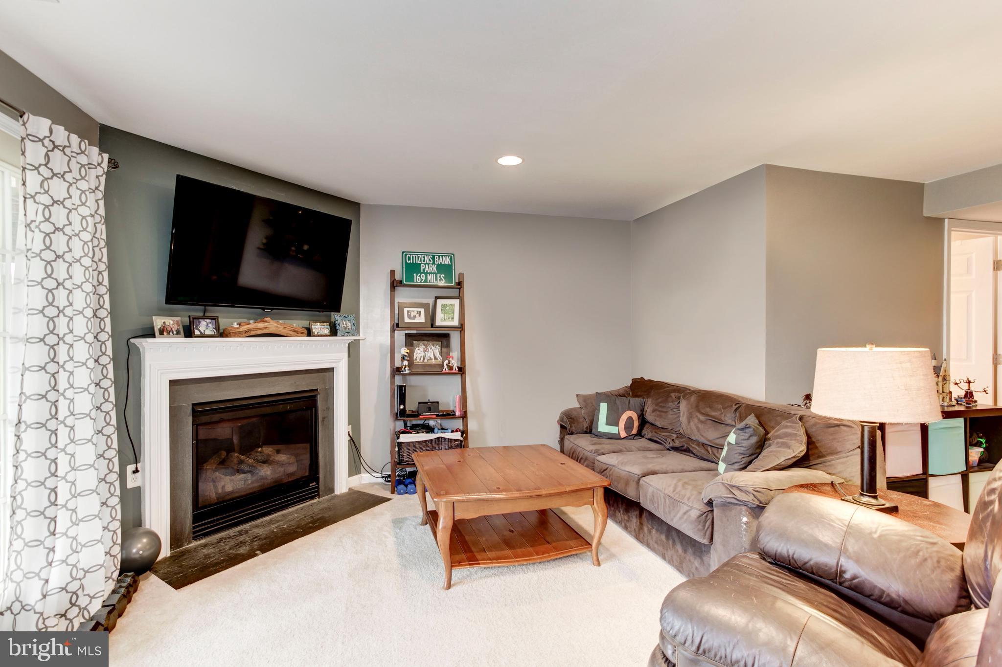 POTOMAC CROSSING - Residential