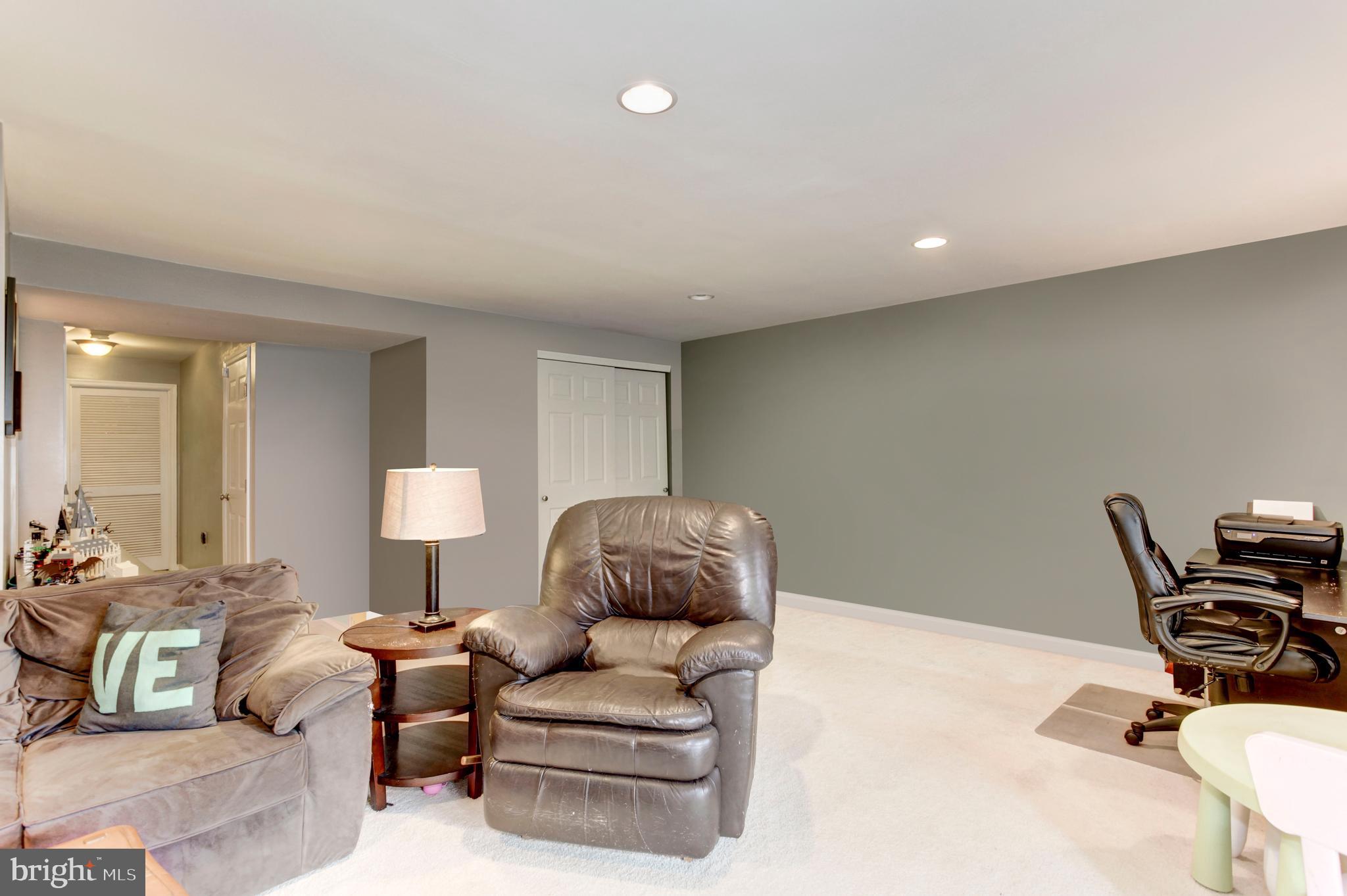 POTOMAC CROSSING - Residential