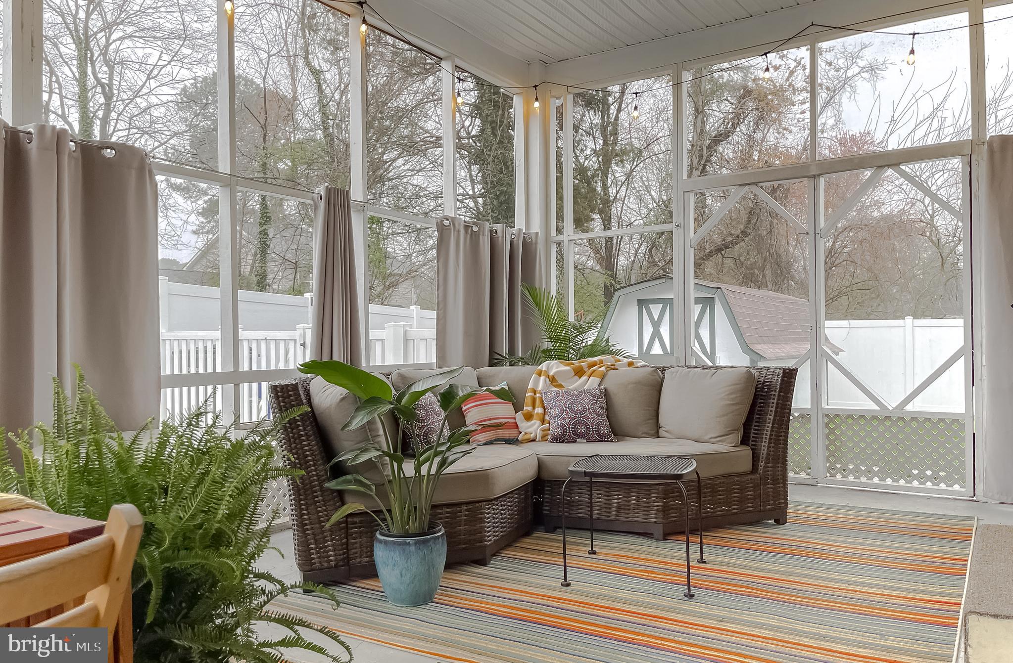 GOLDEN BEACH - Residential