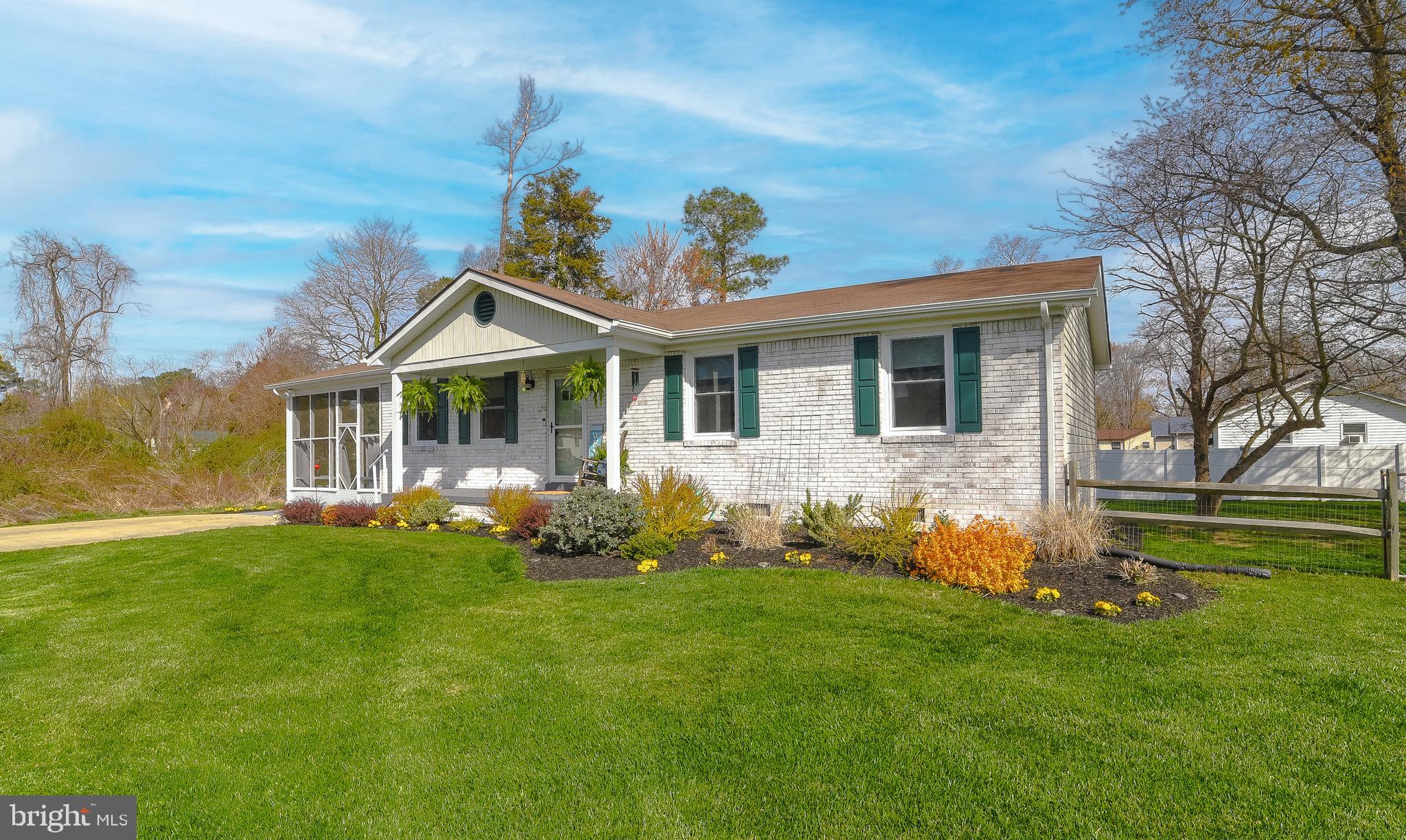 GOLDEN BEACH - Residential