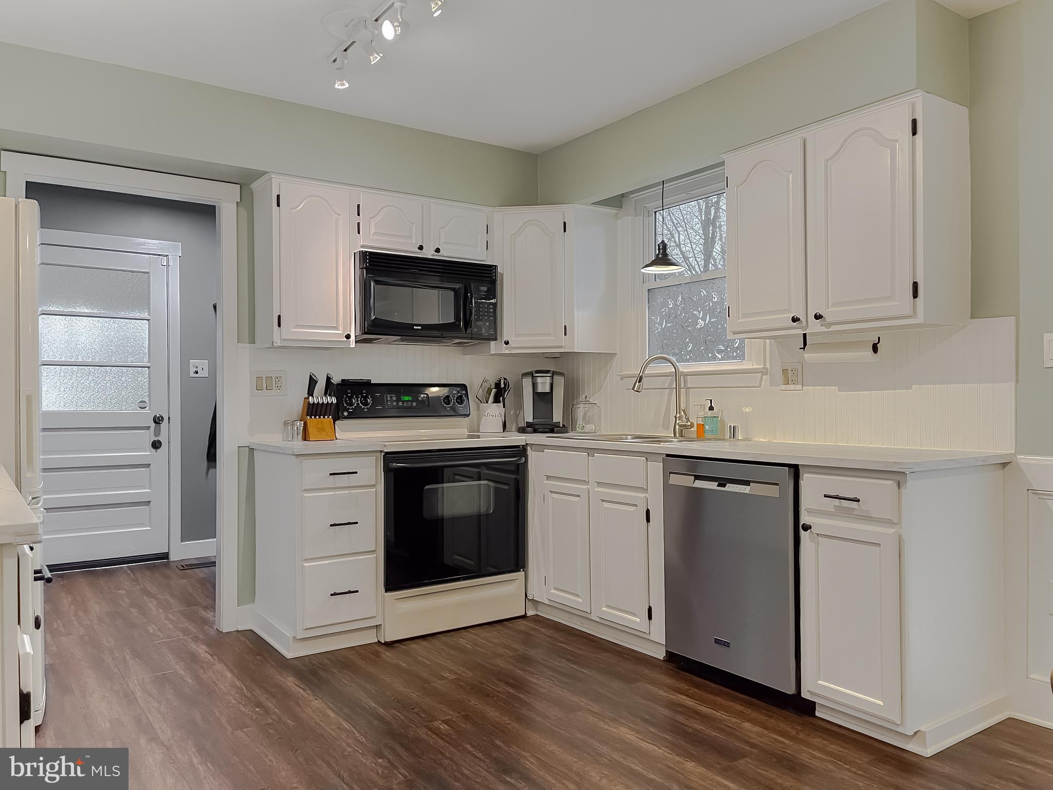 GOLDEN BEACH - Residential