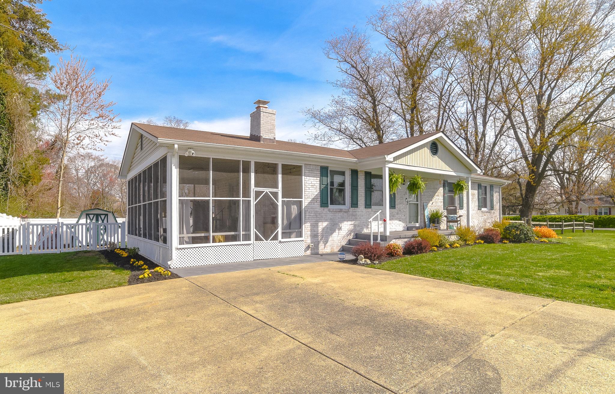 GOLDEN BEACH - Residential