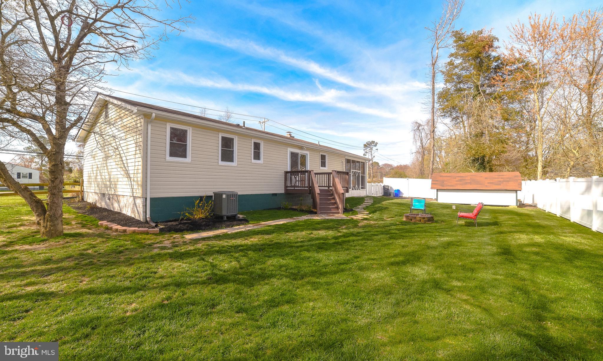 GOLDEN BEACH - Residential