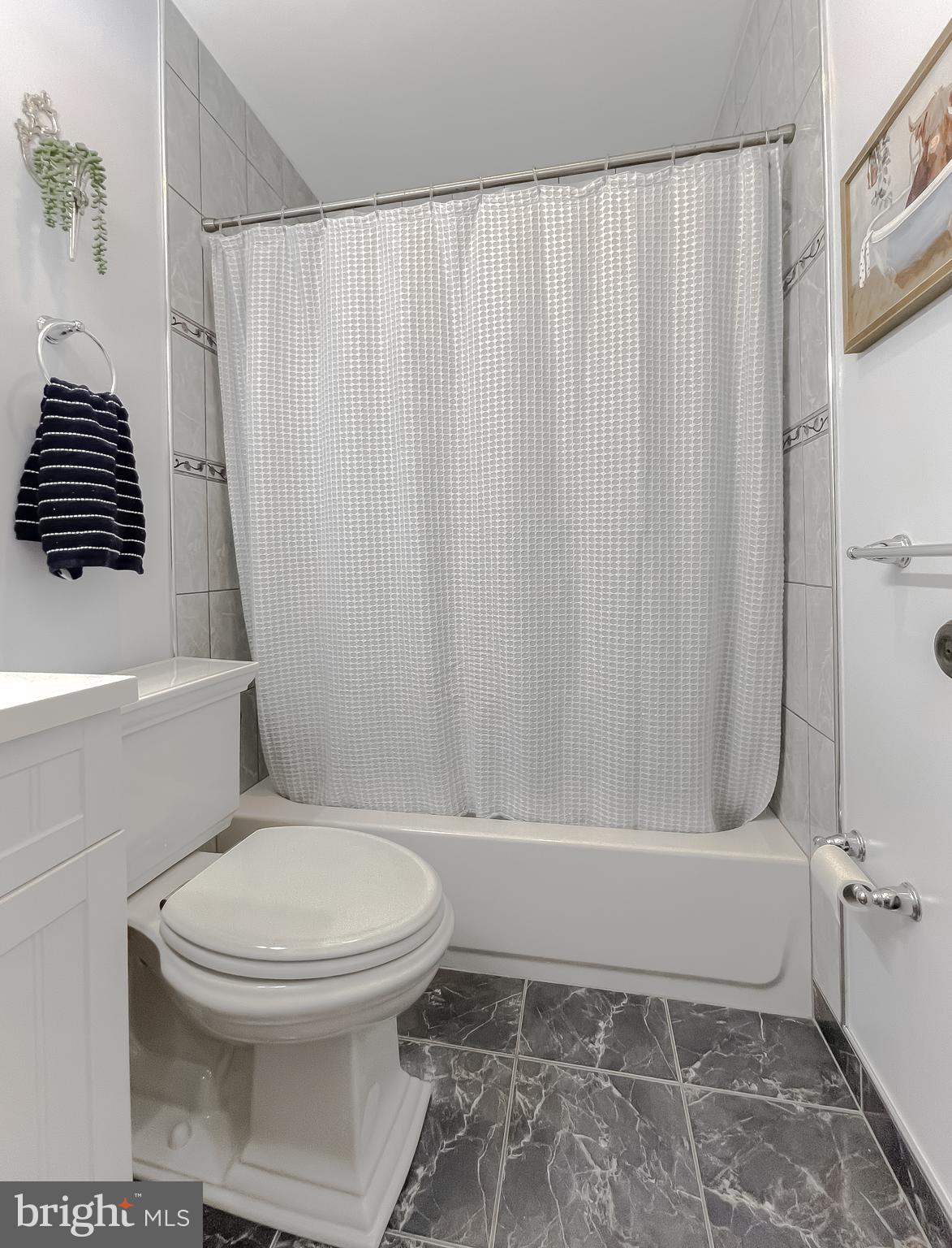 GOLDEN BEACH - Residential