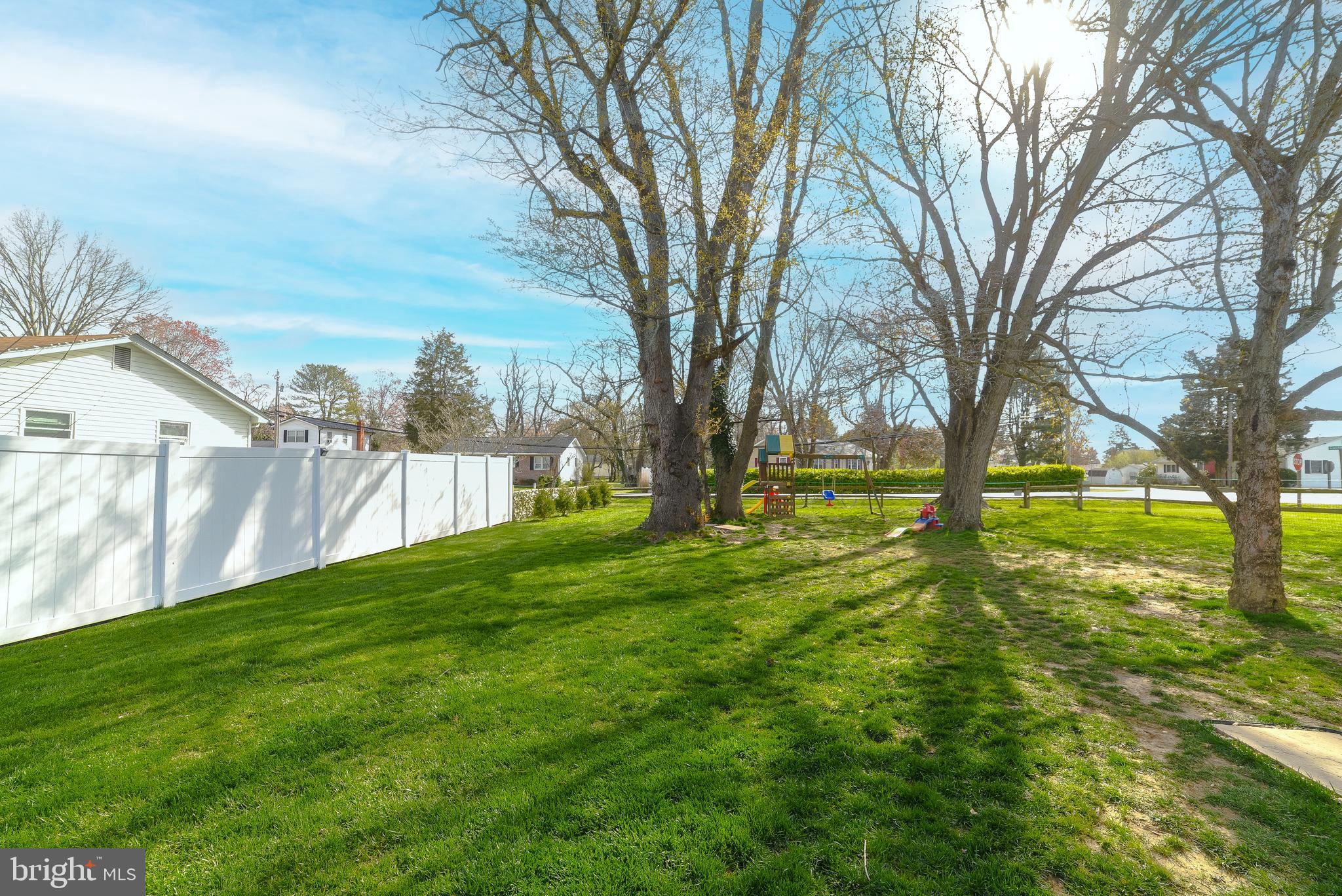 GOLDEN BEACH - Residential