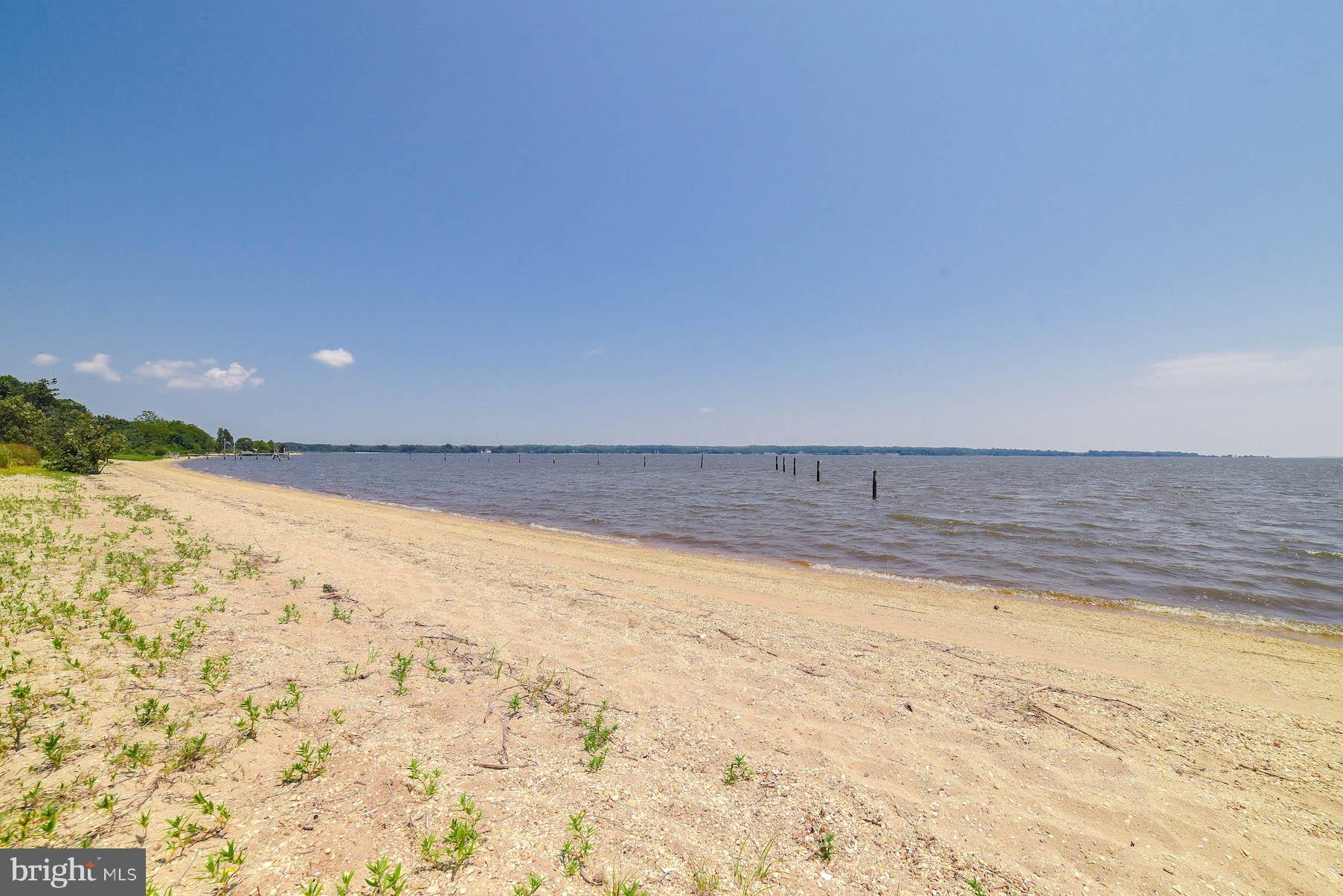 GOLDEN BEACH - Residential