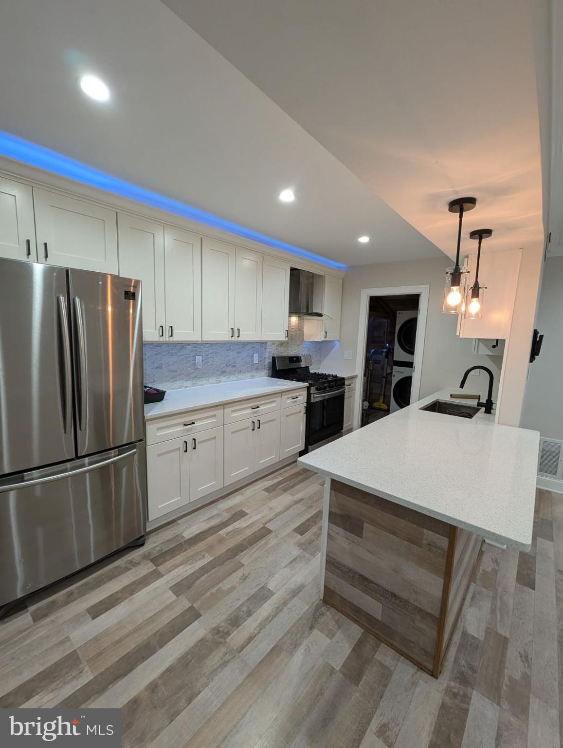 YORKTOWN - Residential