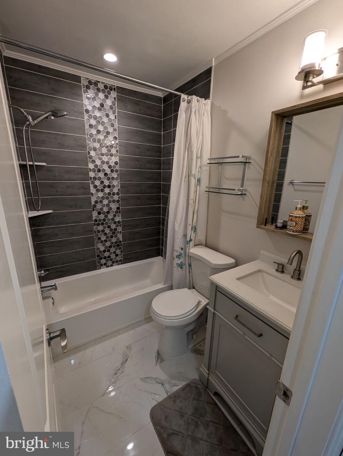 YORKTOWN - Residential