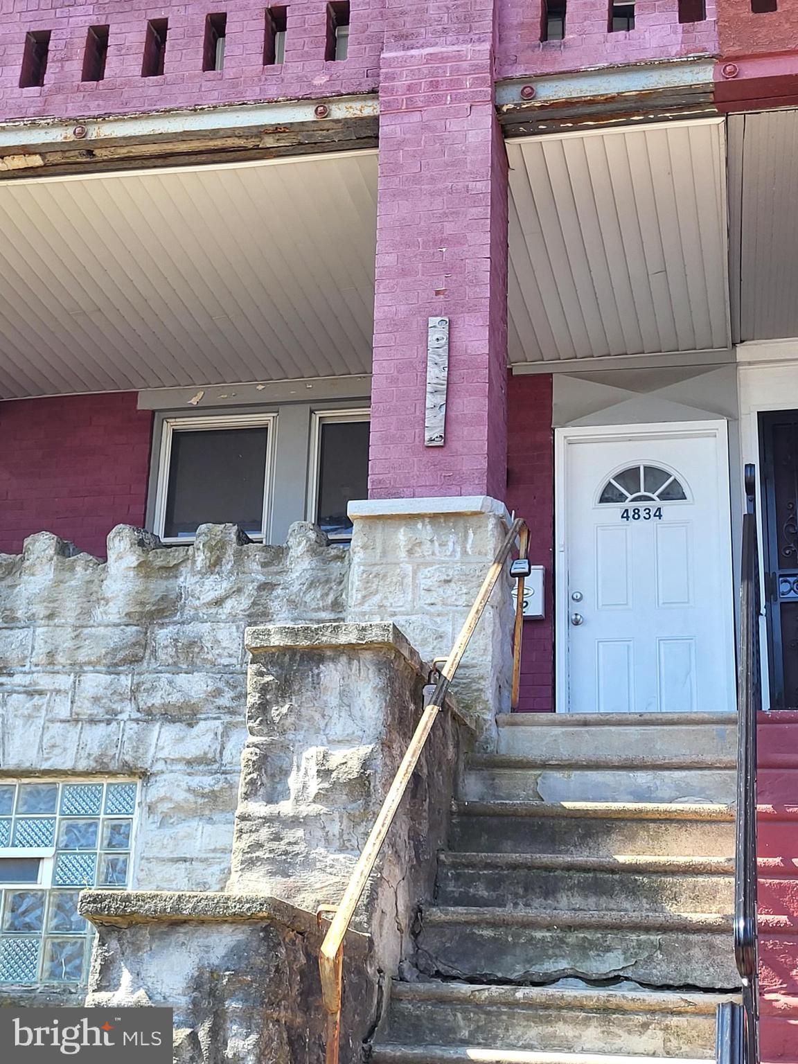 Spacious 2-Bedroom Apartment in West Philadelphia – 1st Floor with Central Air!
Welcome home to this bright and comfortable 2-bedroom, 1-bath apartment located on the first floor of a duplex in the vibrant Walnut Hill neighborhood of West Philadelphia. This unit features:
* A new refrigerator and stove
* Central air to keep you comfortable year-round
* Easy access with a ground-level entrance
* Convenient to public transportation – just steps to the El train and multiple city bus routes
* Less than than 5 miles from Center City– perfect for commuters!
* Close to three shopping centers for all your essentials and more
Don’t miss out on this prime West Philly location!
Schedule your tour today!