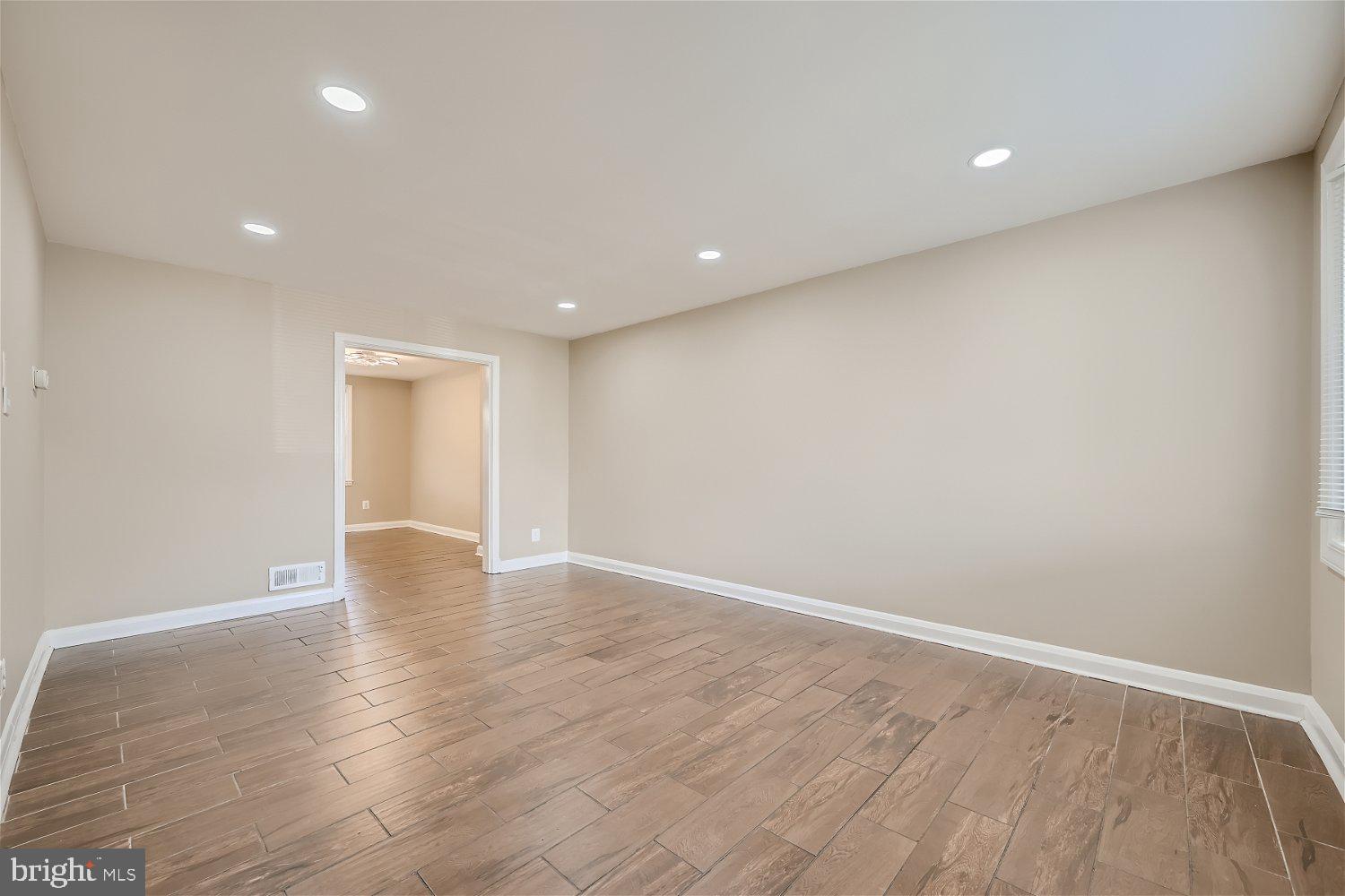 CLAREMONT-FREEDOM - Residential