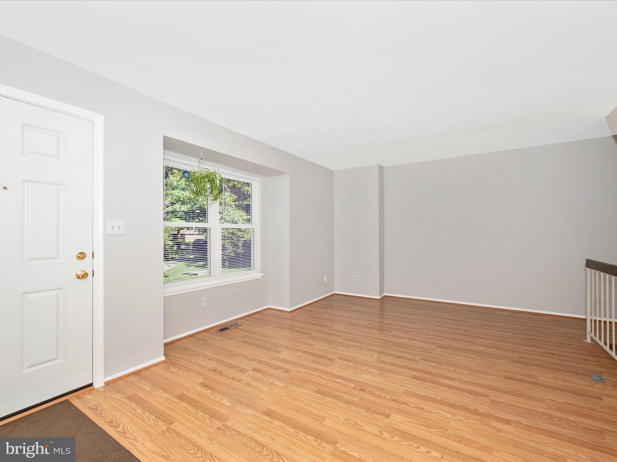 FARMINGDALE - Residential