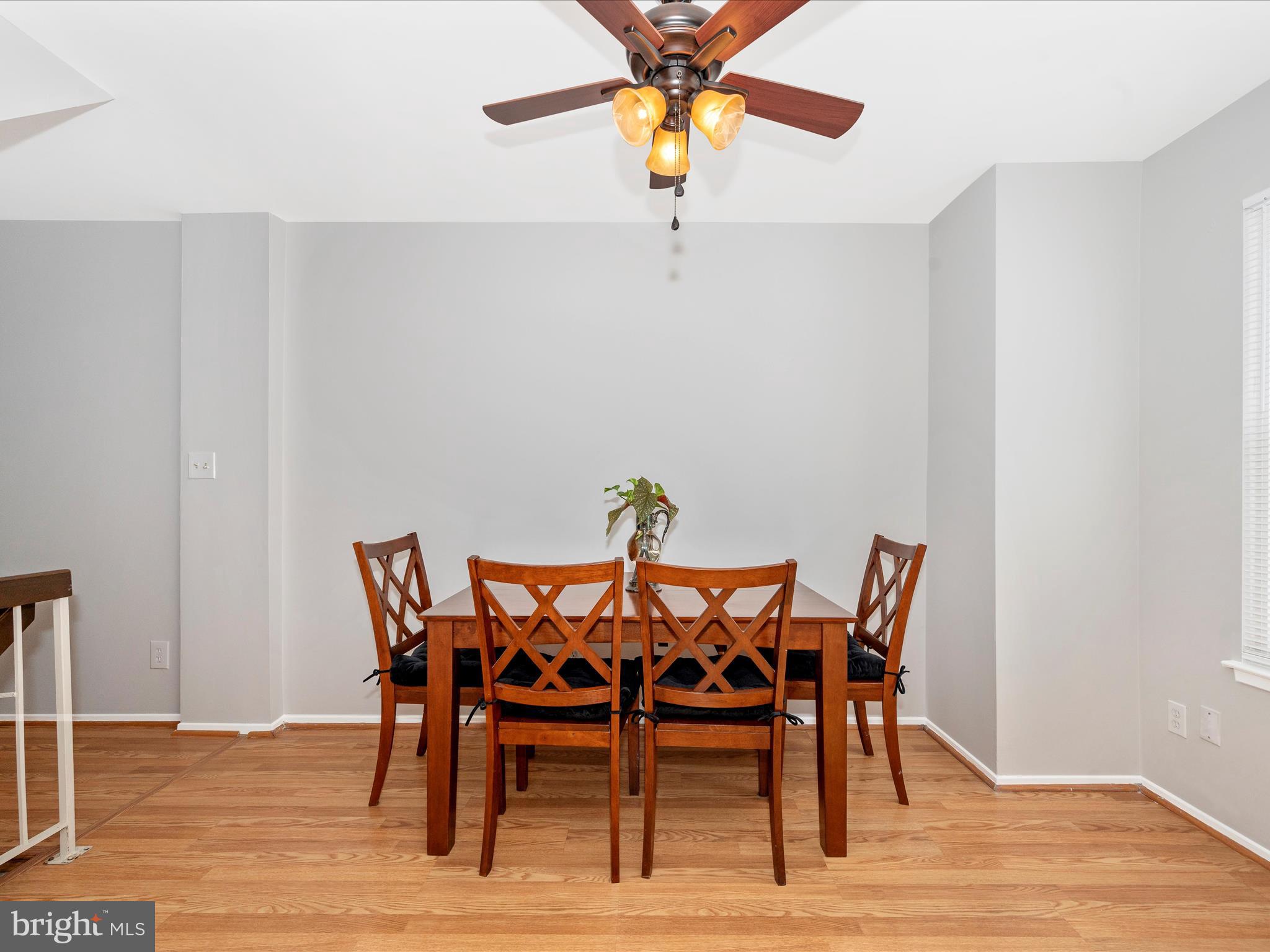 FARMINGDALE - Residential