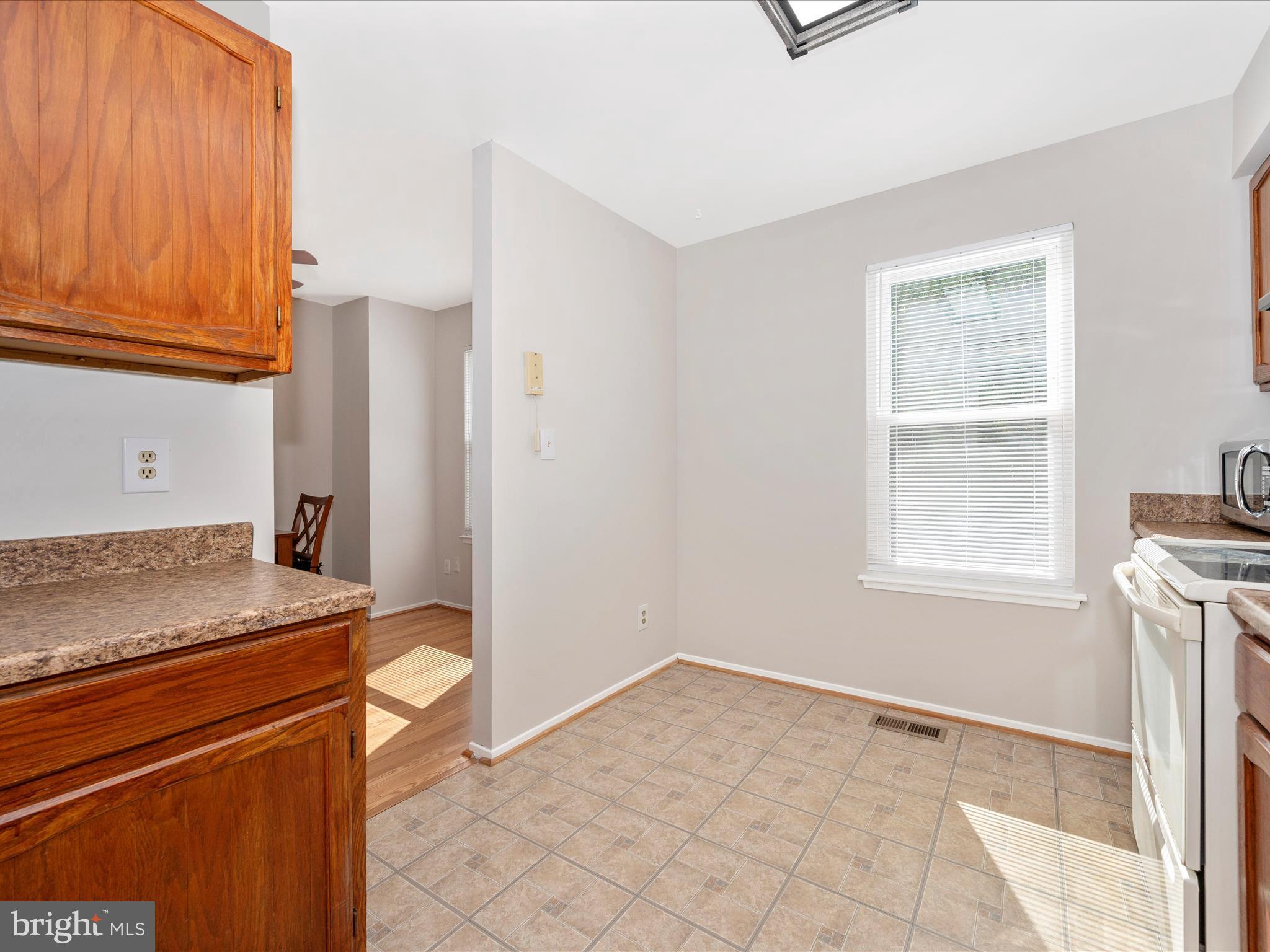 FARMINGDALE - Residential