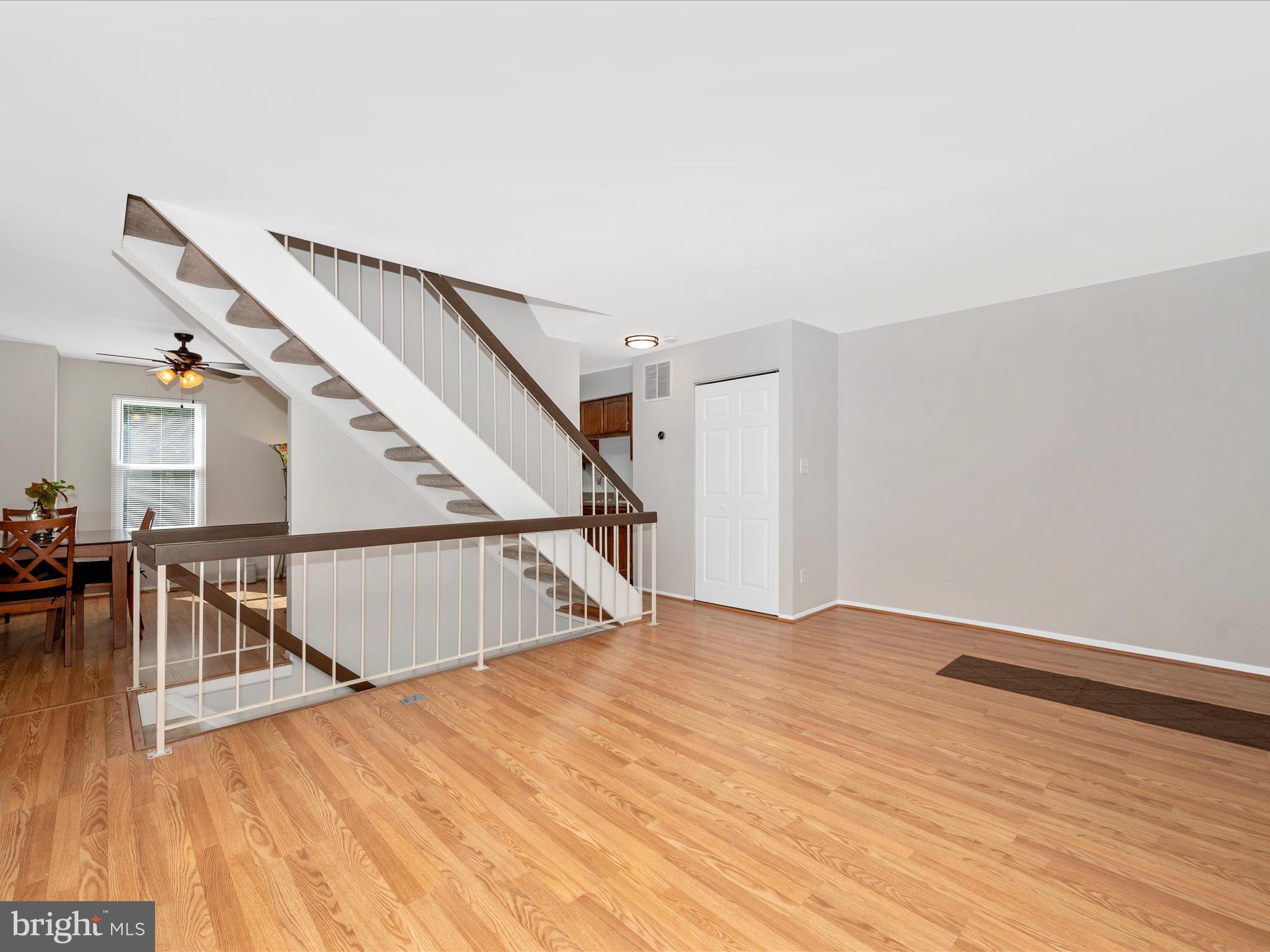 FARMINGDALE - Residential