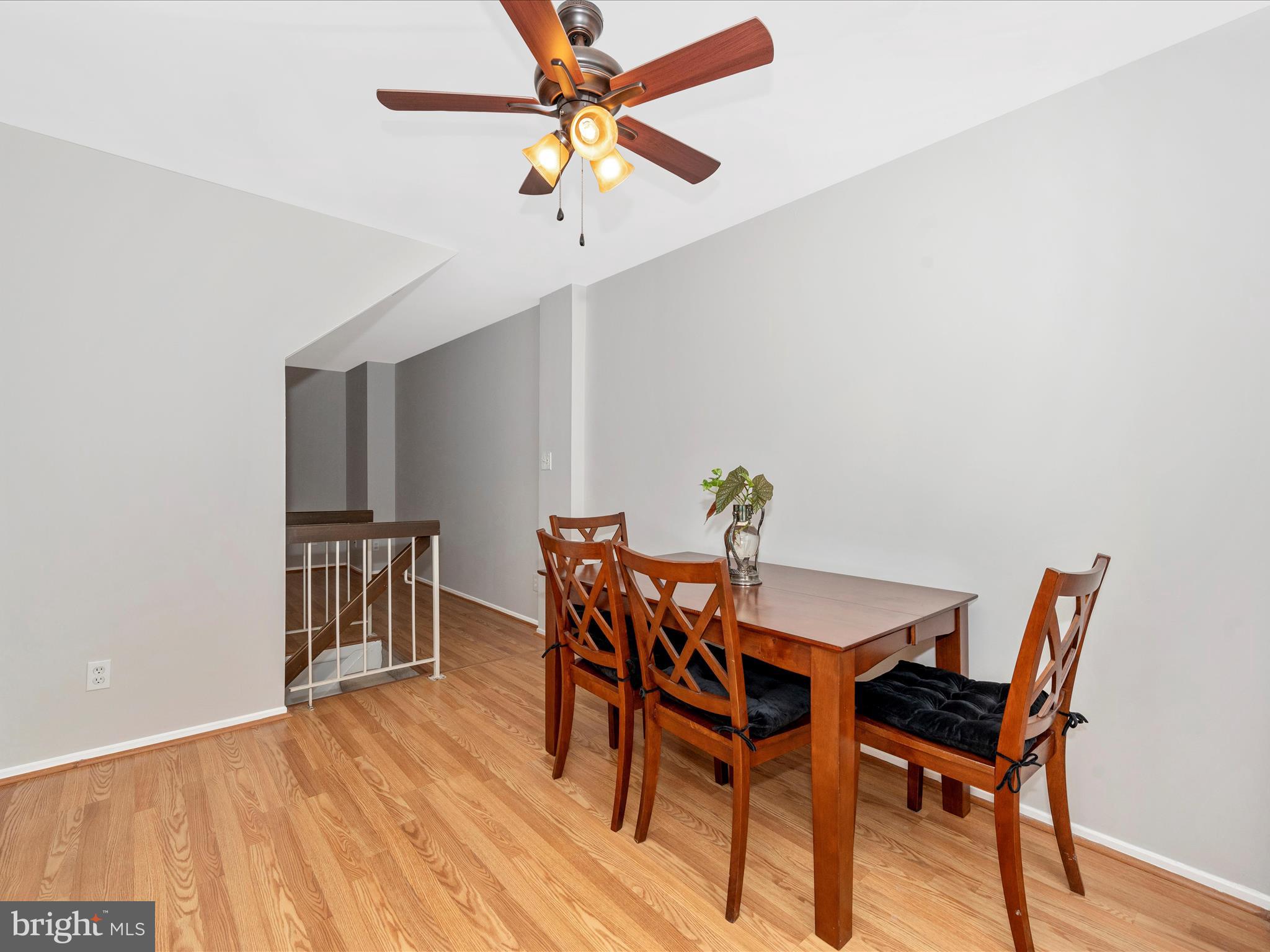 FARMINGDALE - Residential