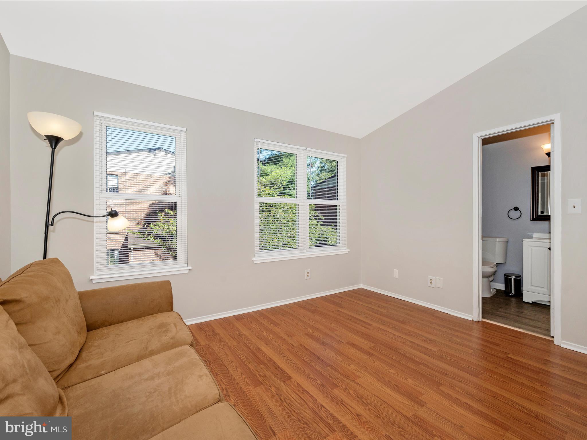 FARMINGDALE - Residential