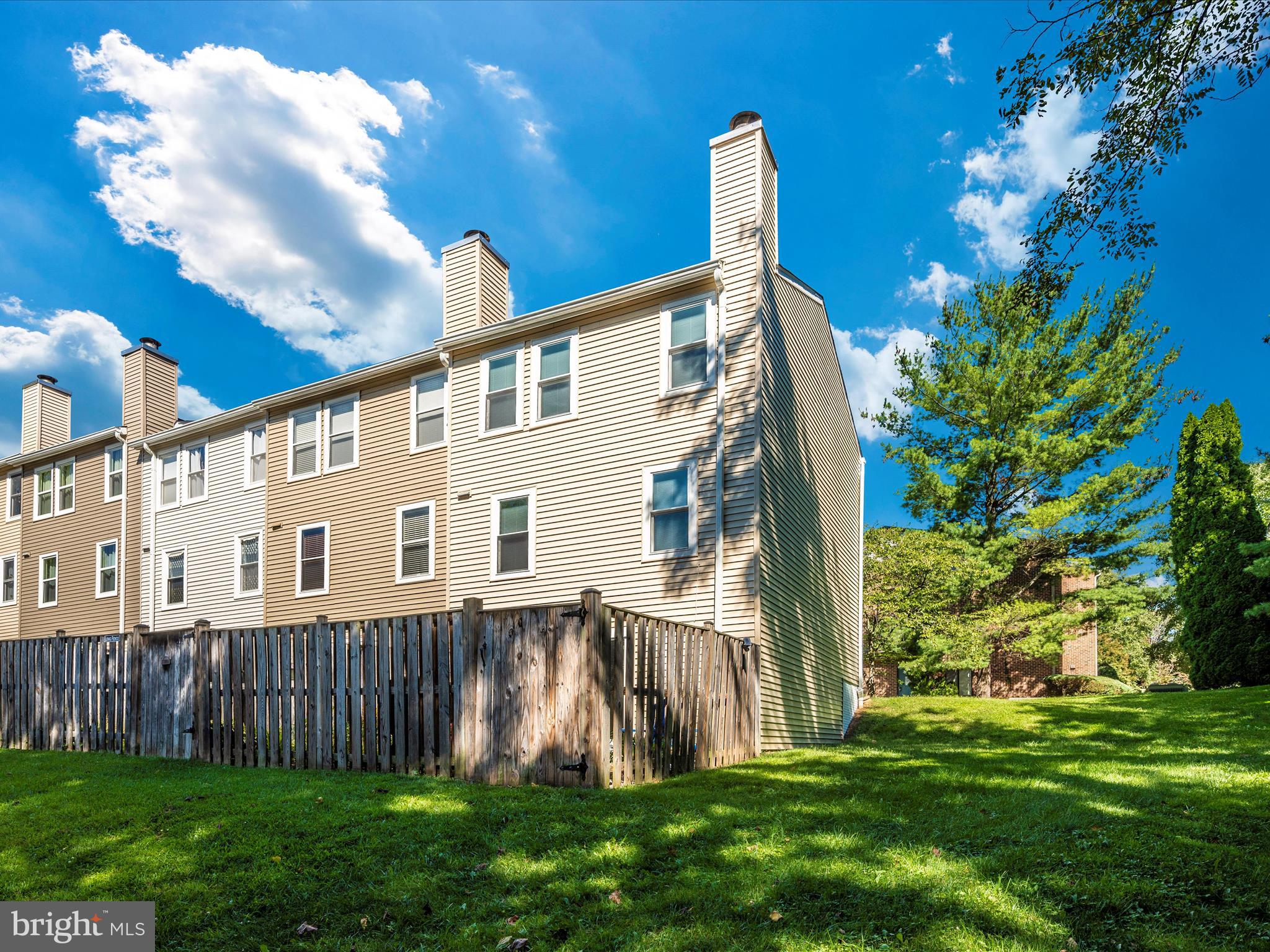 FARMINGDALE - Residential