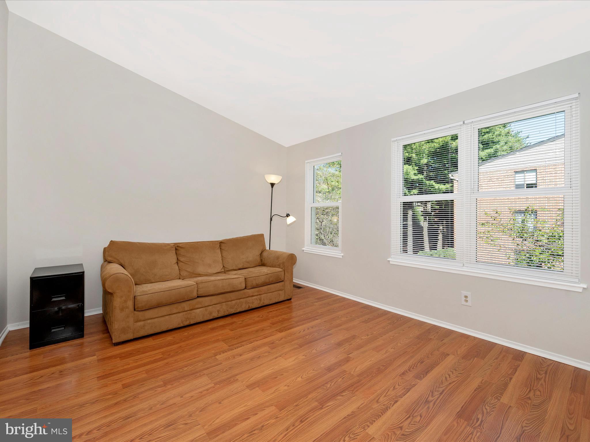 FARMINGDALE - Residential