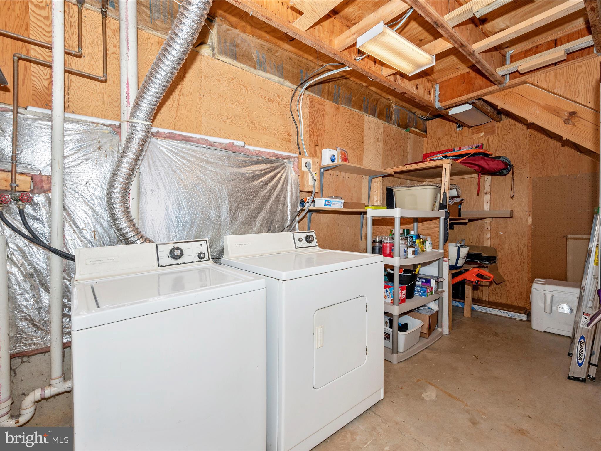 FARMINGDALE - Residential