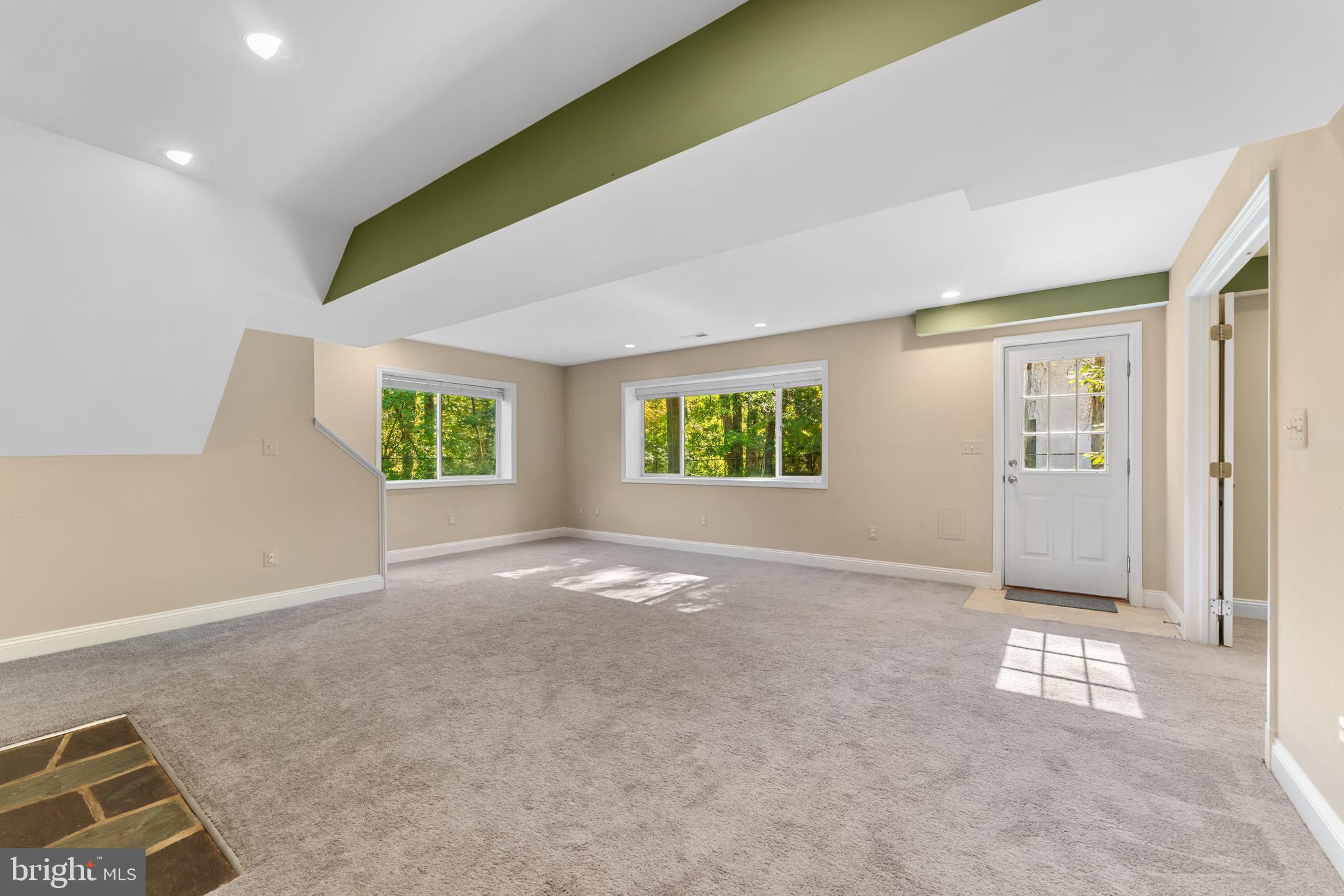 BURNING TREE VALLEY - Residential Lease