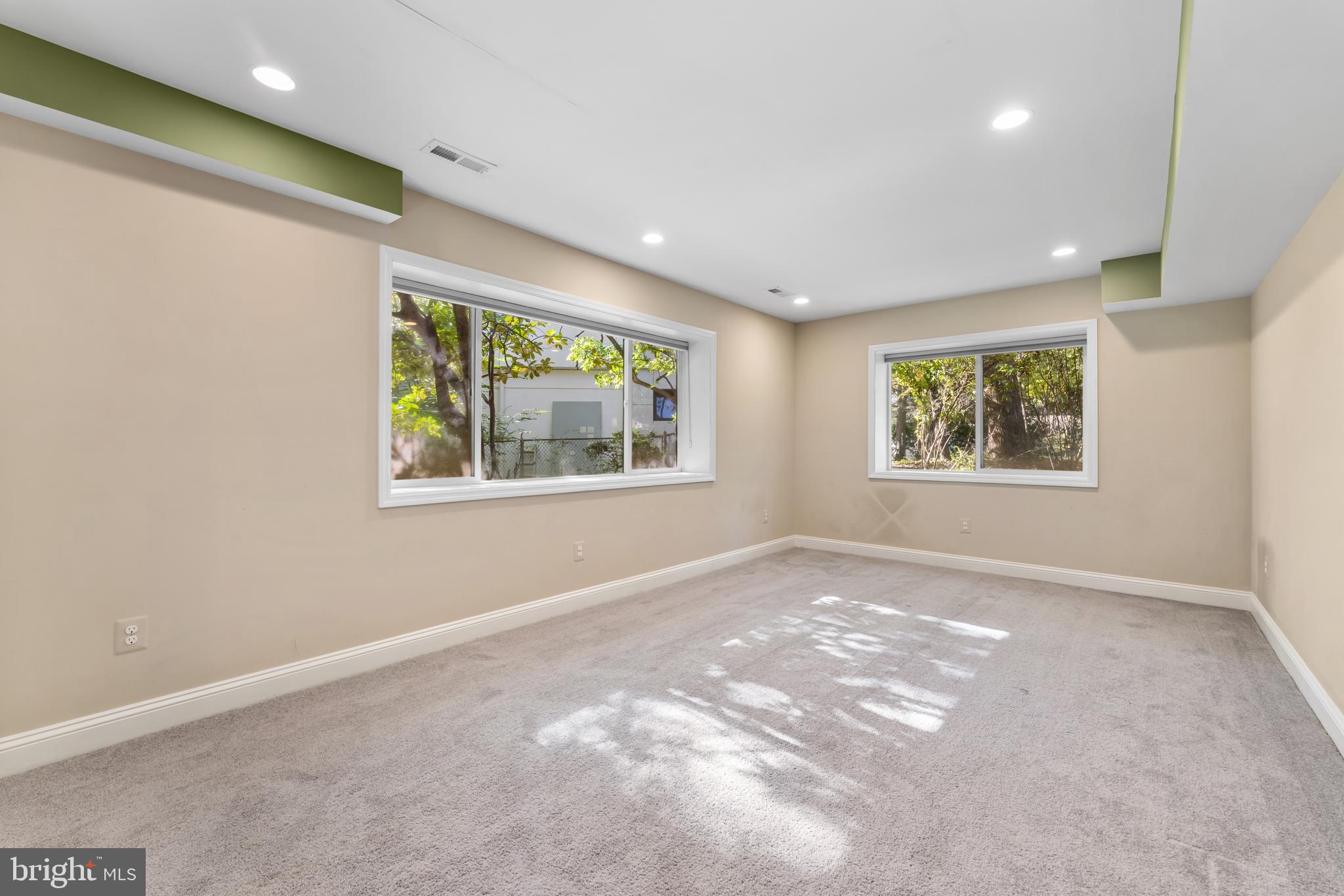 BURNING TREE VALLEY - Residential Lease