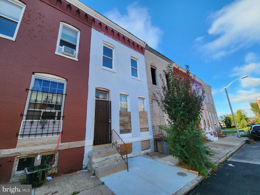 ONLINE AUCTION: Bidding begins 11/03/2023 @ 10:00 AM. Bidding ends 11/07/2023 @ 12:10 PM. List Price is Suggested Opening Bid. Deposit: $7,500.

This 2-story townhome is located in the Harlem Park neighborhood of Baltimore, within a short distance of Harlem Square Park. The property is also minutes away from the Edgar Allan Poe House and Museum, Westside Shopping Center, as well as shops and restaurants along N Monroe St. Major traffic arteries, such as N Monroe St and N Fulton Ave (Route 1), are easily accessible. The property is currently vacant and move-in ready, with a host of updates including:

Partially renovated kitchen and bathrooms
New laminate flooring and fresh paint throughout
Open-concept living and dining areas.
New sheetrock ceilings with updated lighting fixtures