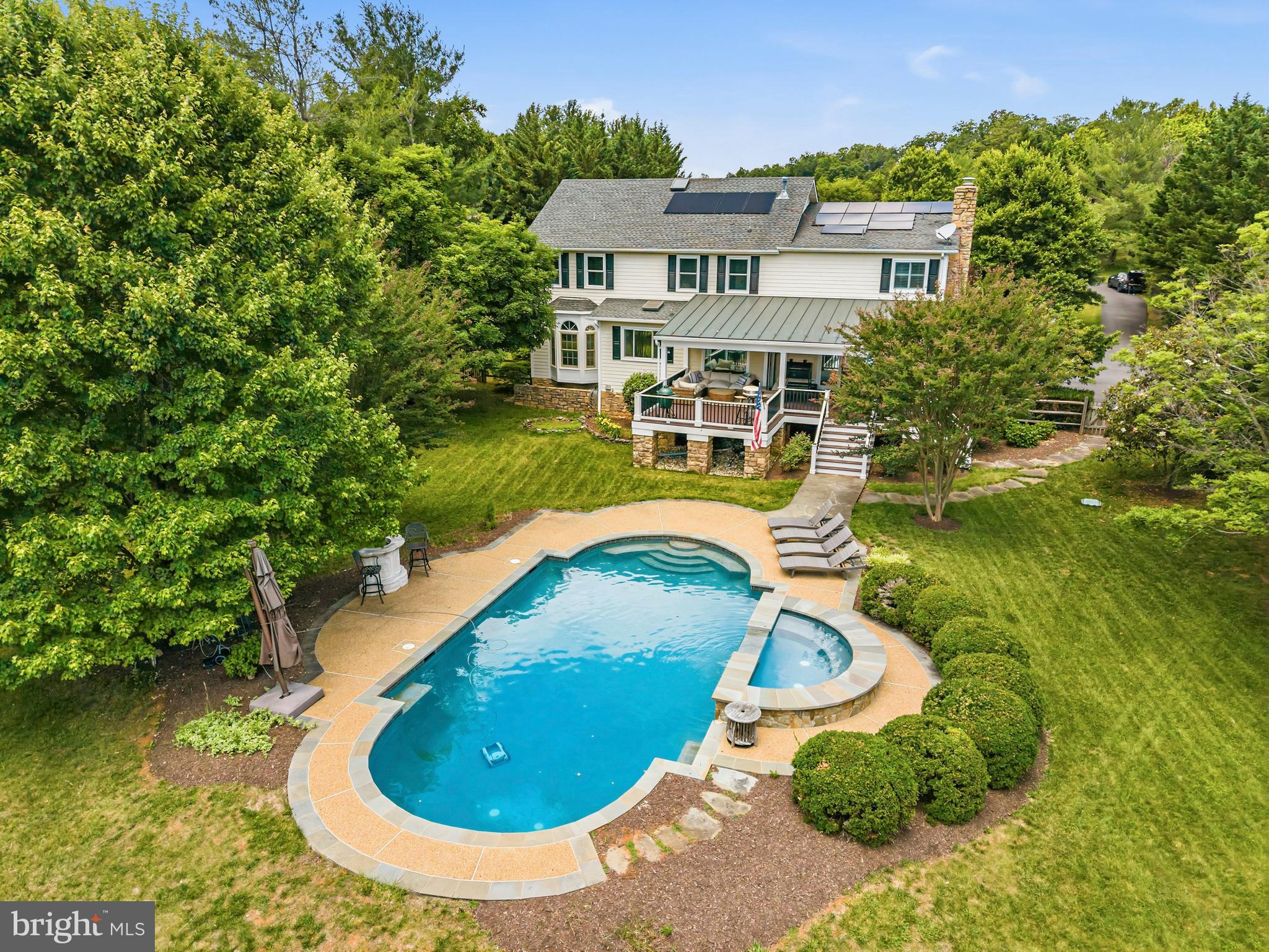 7203 LEETON COURT