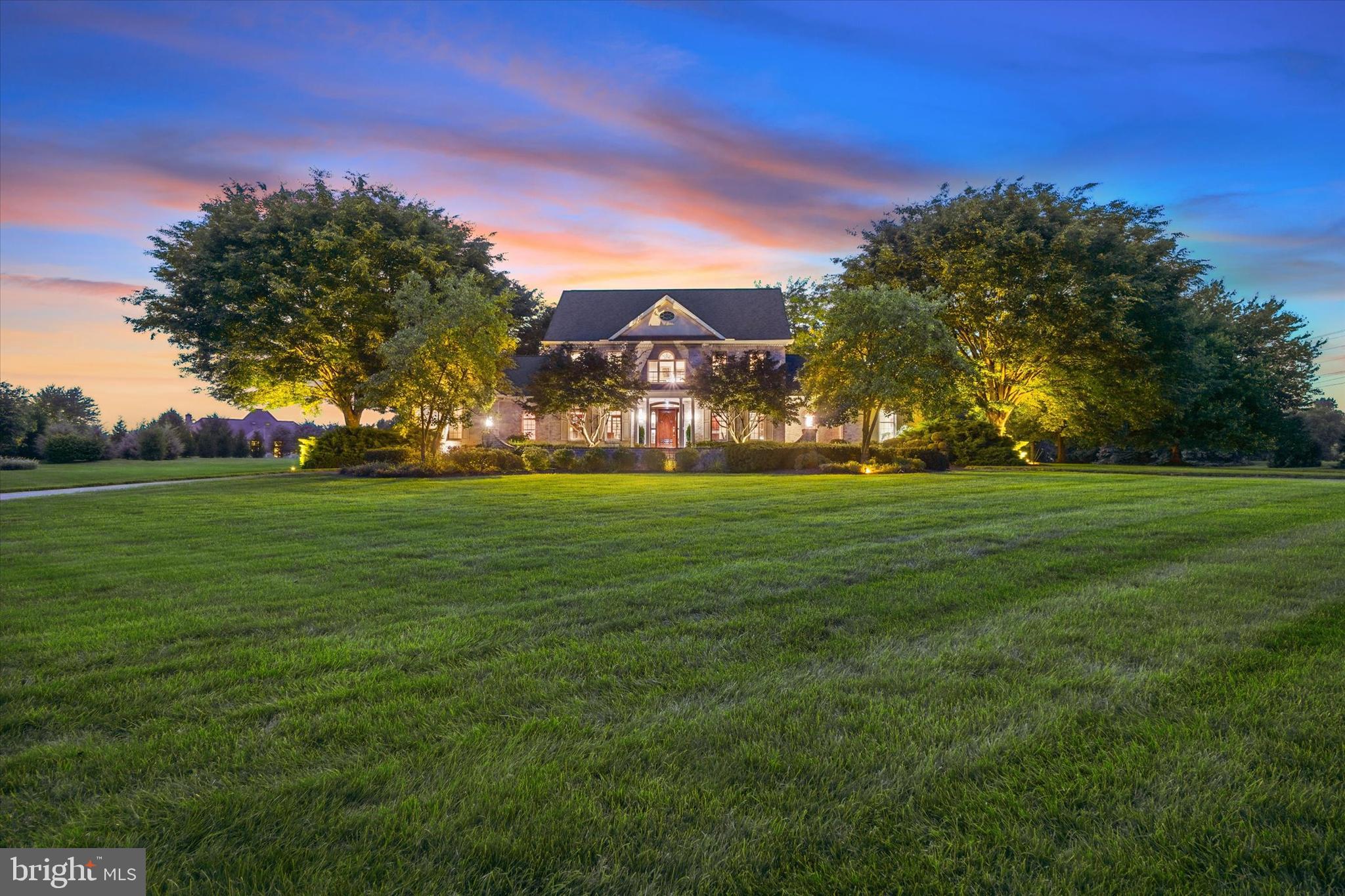 715 ROSEWOOD LANE