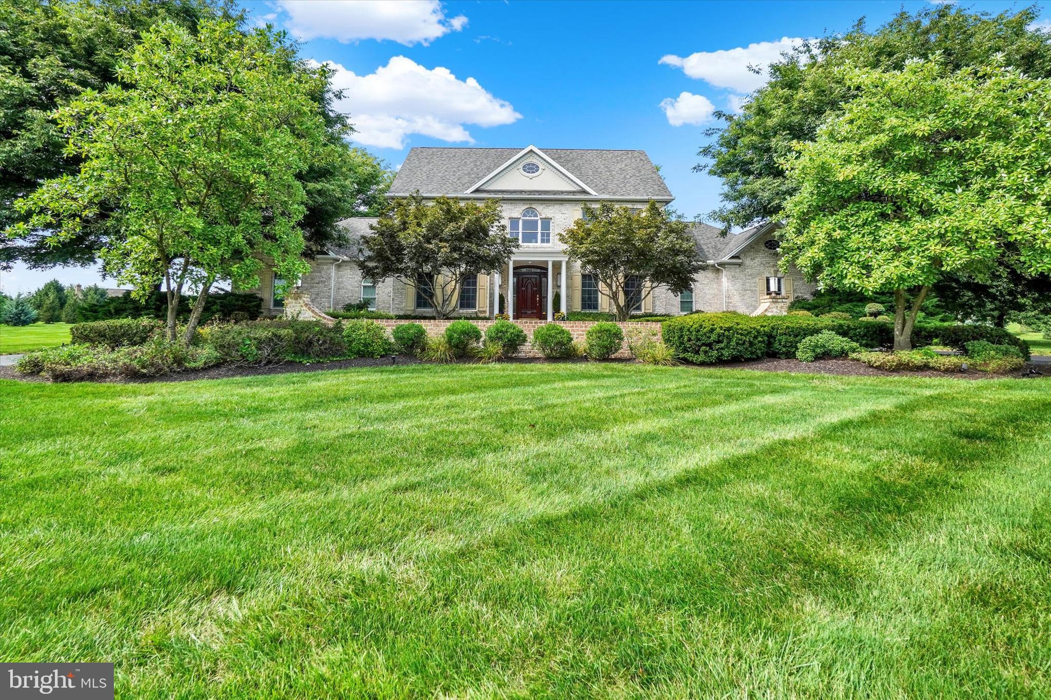 715 ROSEWOOD LANE
