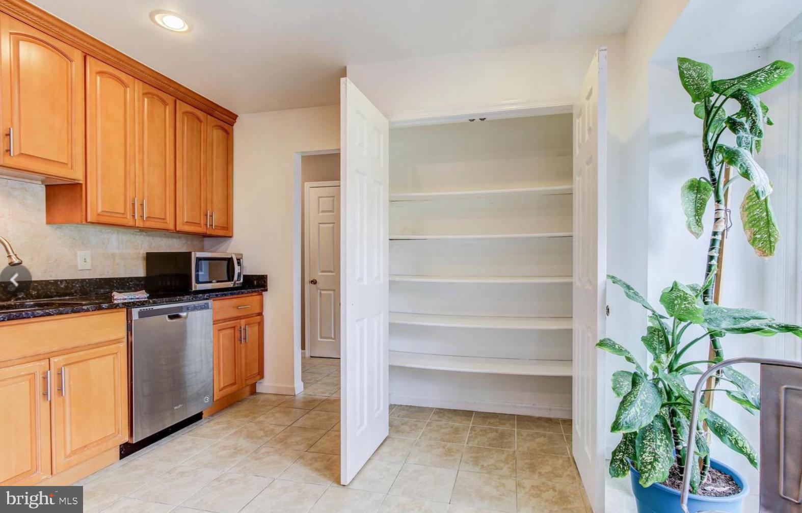 ROLLING ACRES - Residential Lease