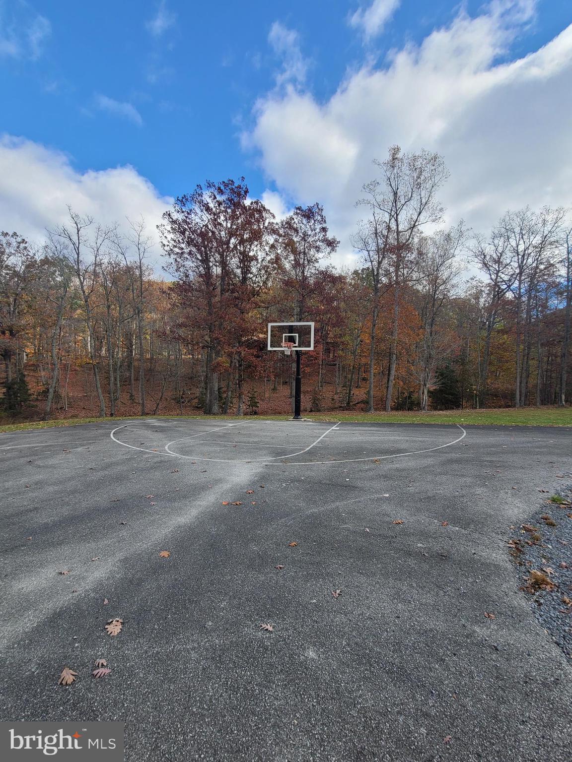 LAKE FOREST ESTATES - Residential