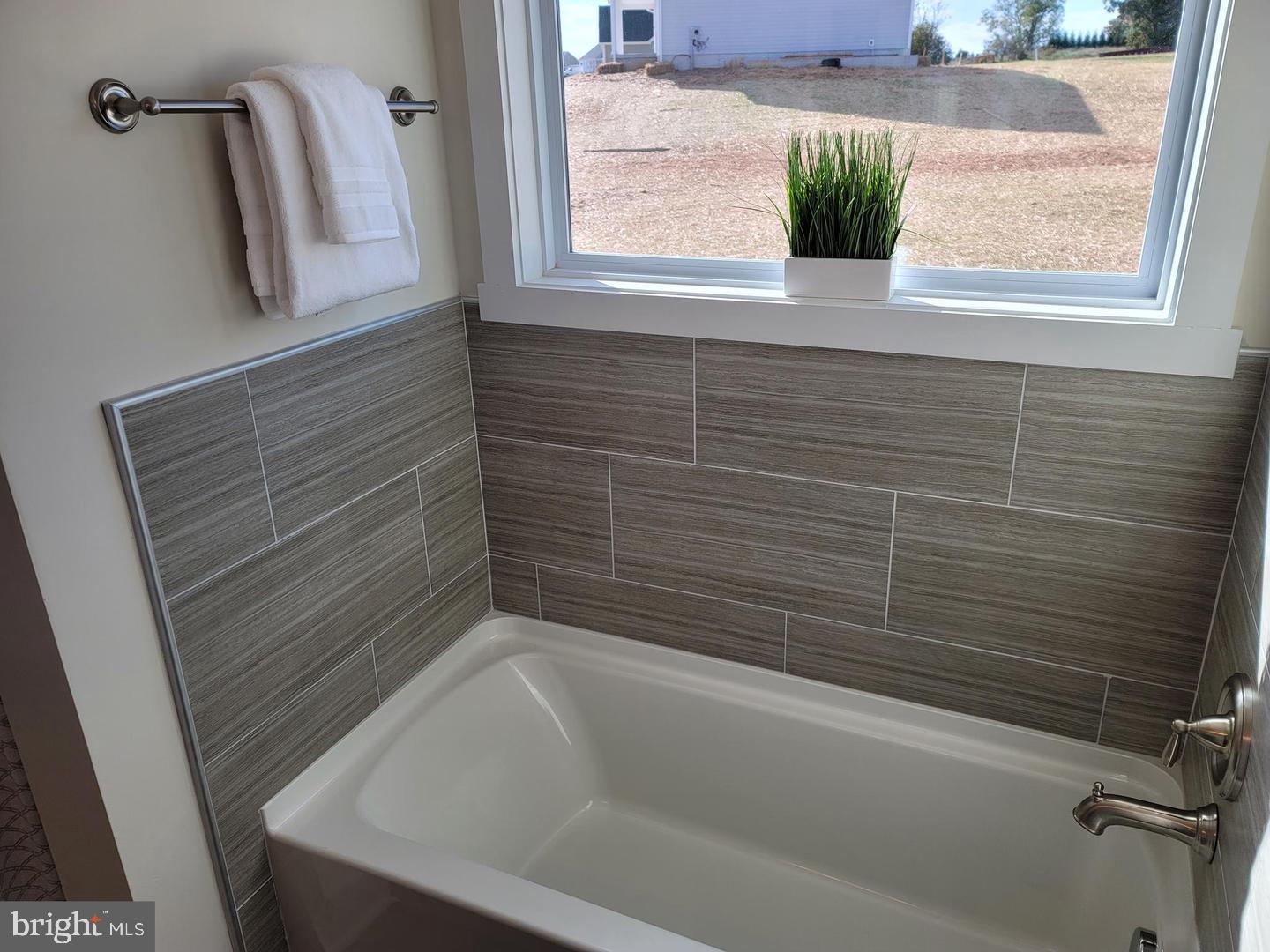 LAKE FOREST ESTATES - Residential