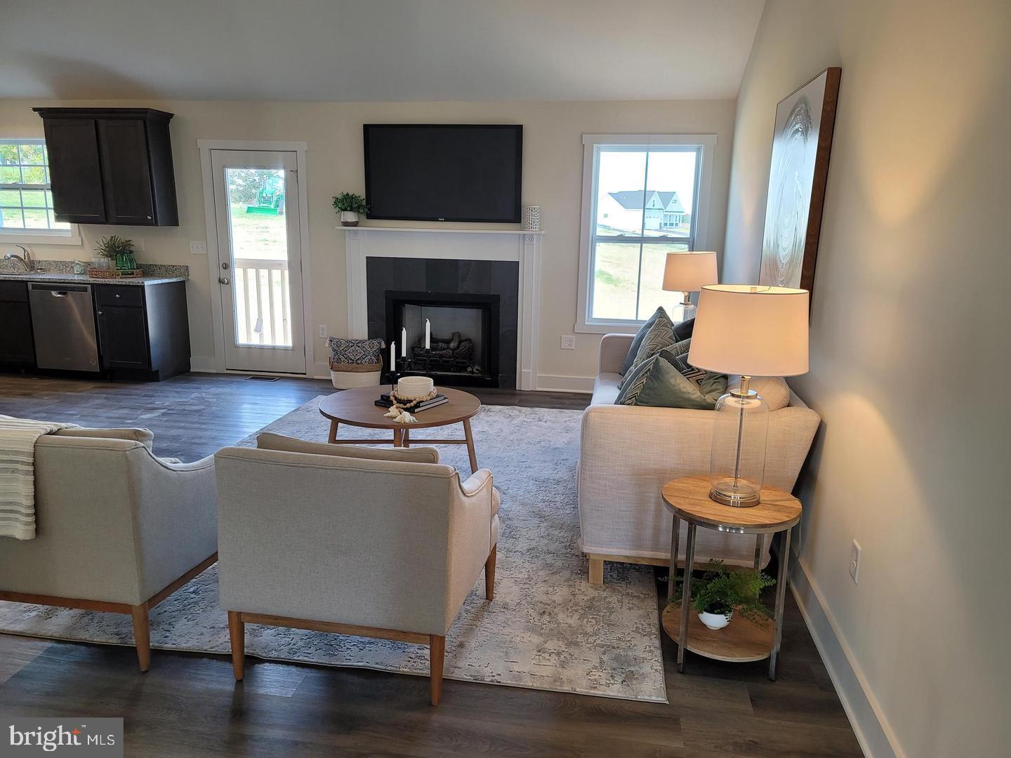 LAKE FOREST ESTATES - Residential