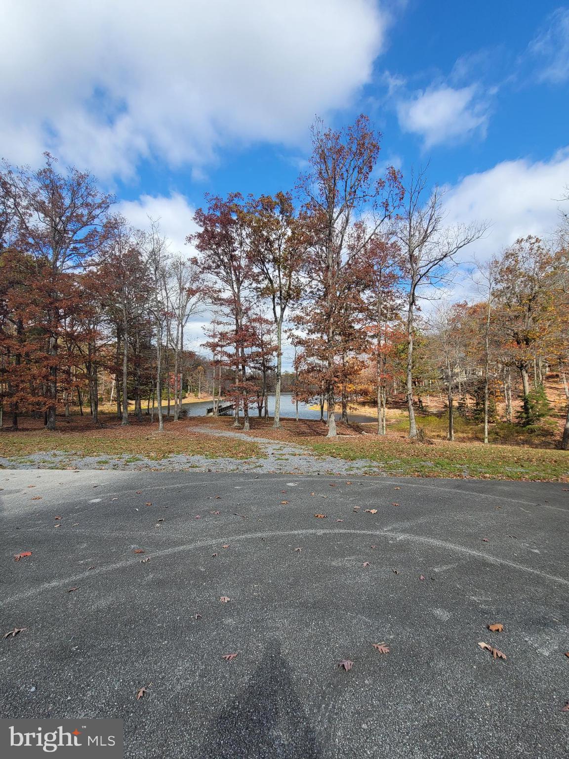 LAKE FOREST ESTATES - Residential