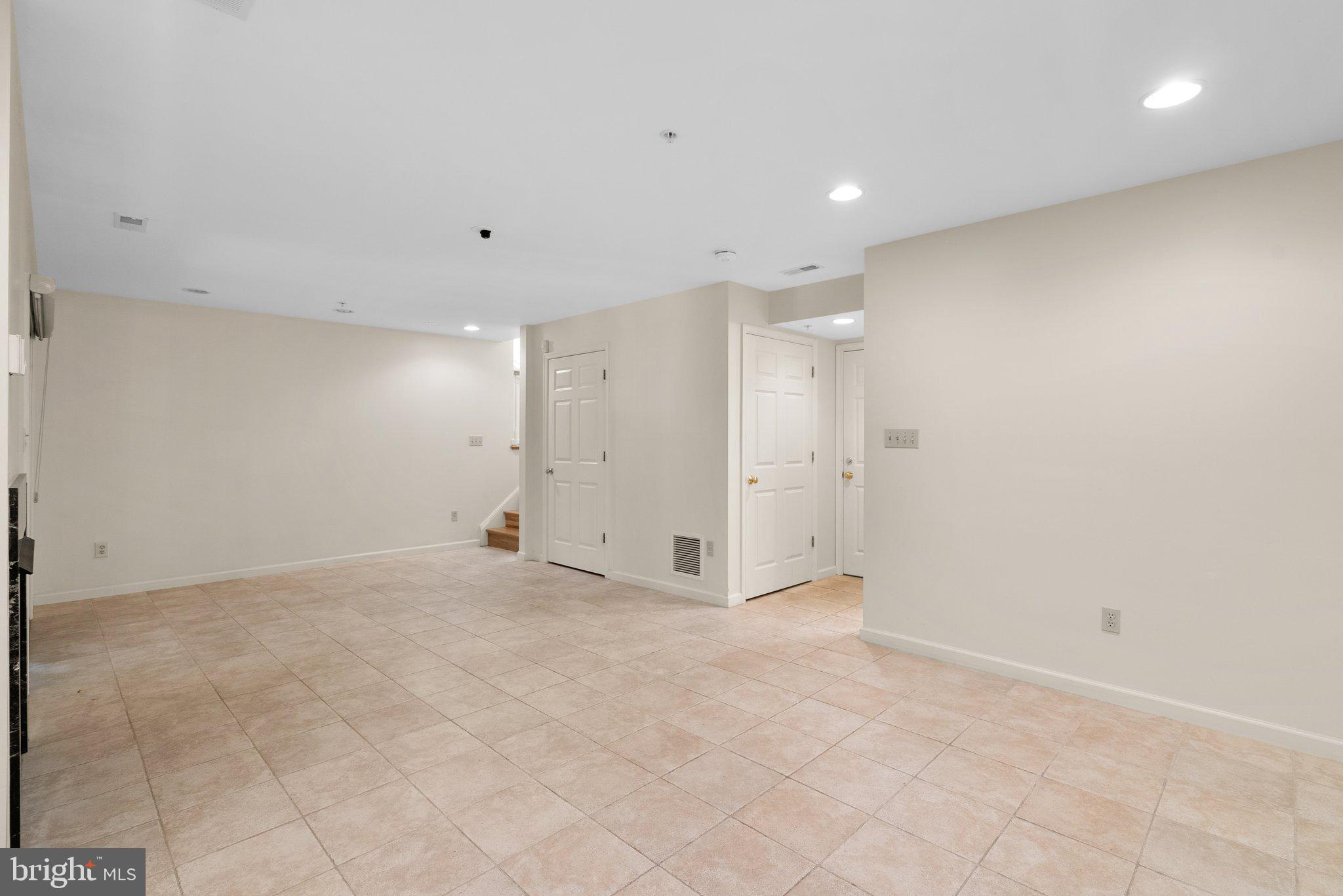 FALLSTONE - Residential Lease