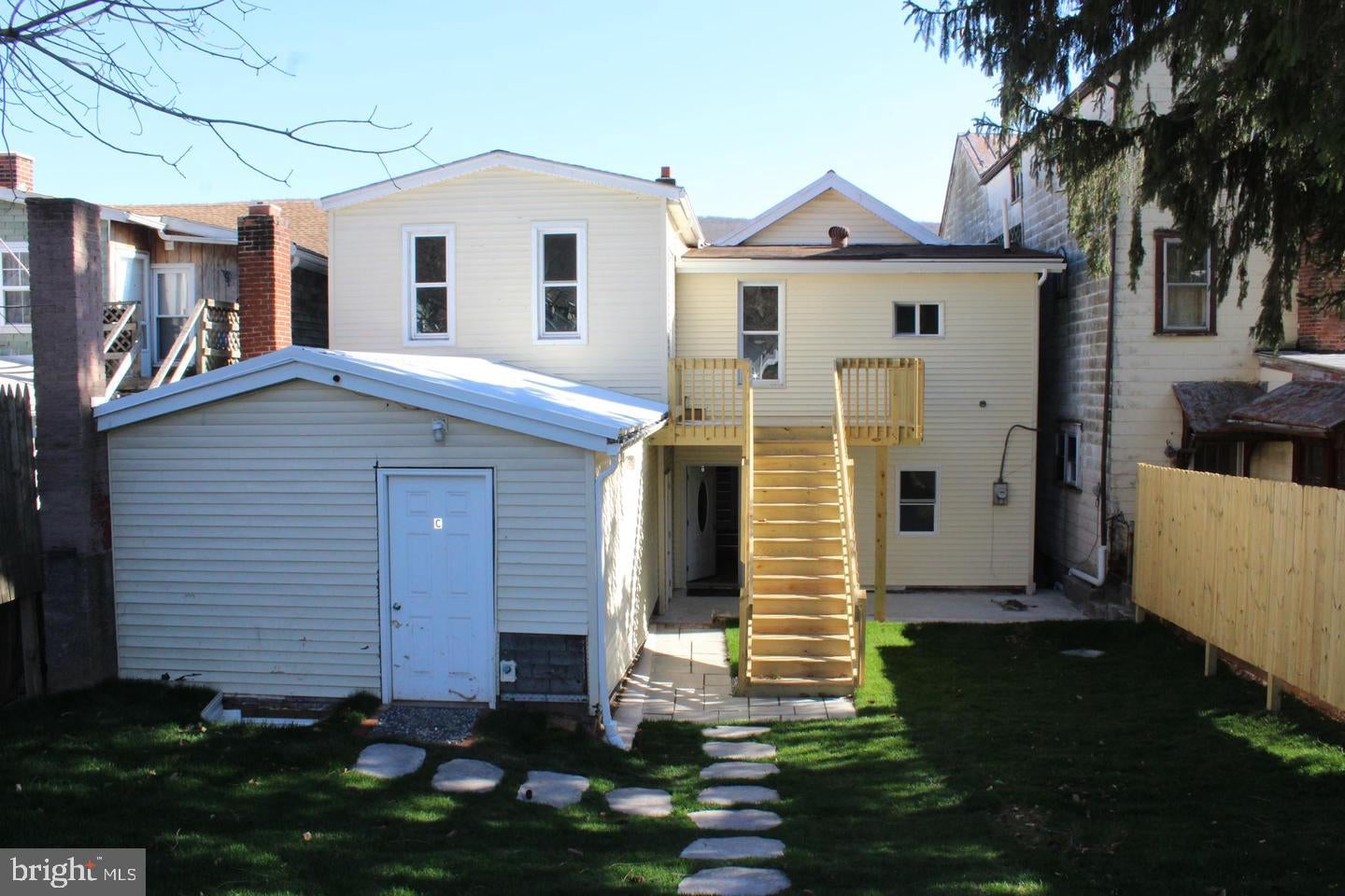 111 E MARKET STREET