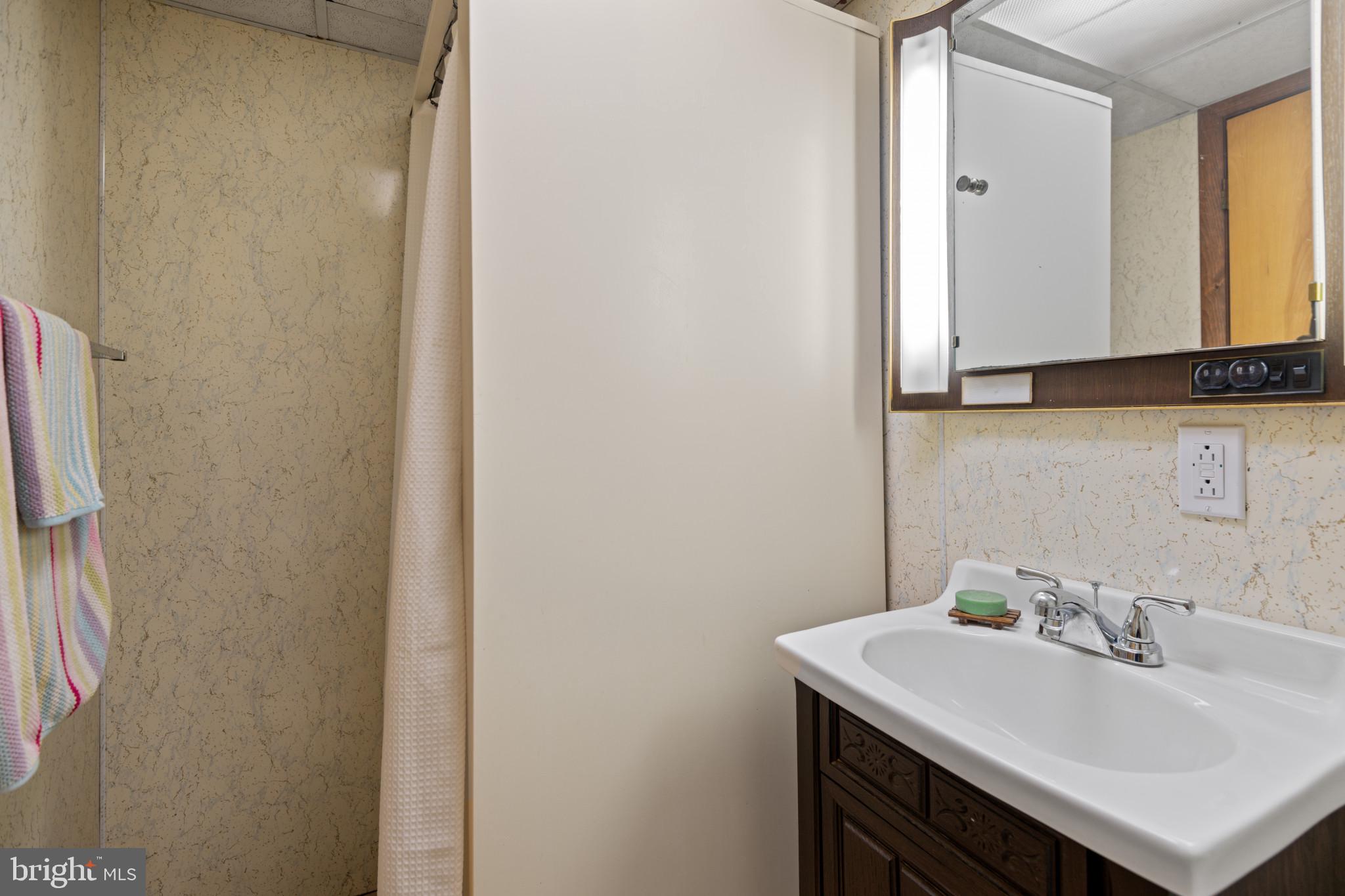 HAMPDEN HISTORIC DISTRICT - Residential Lease