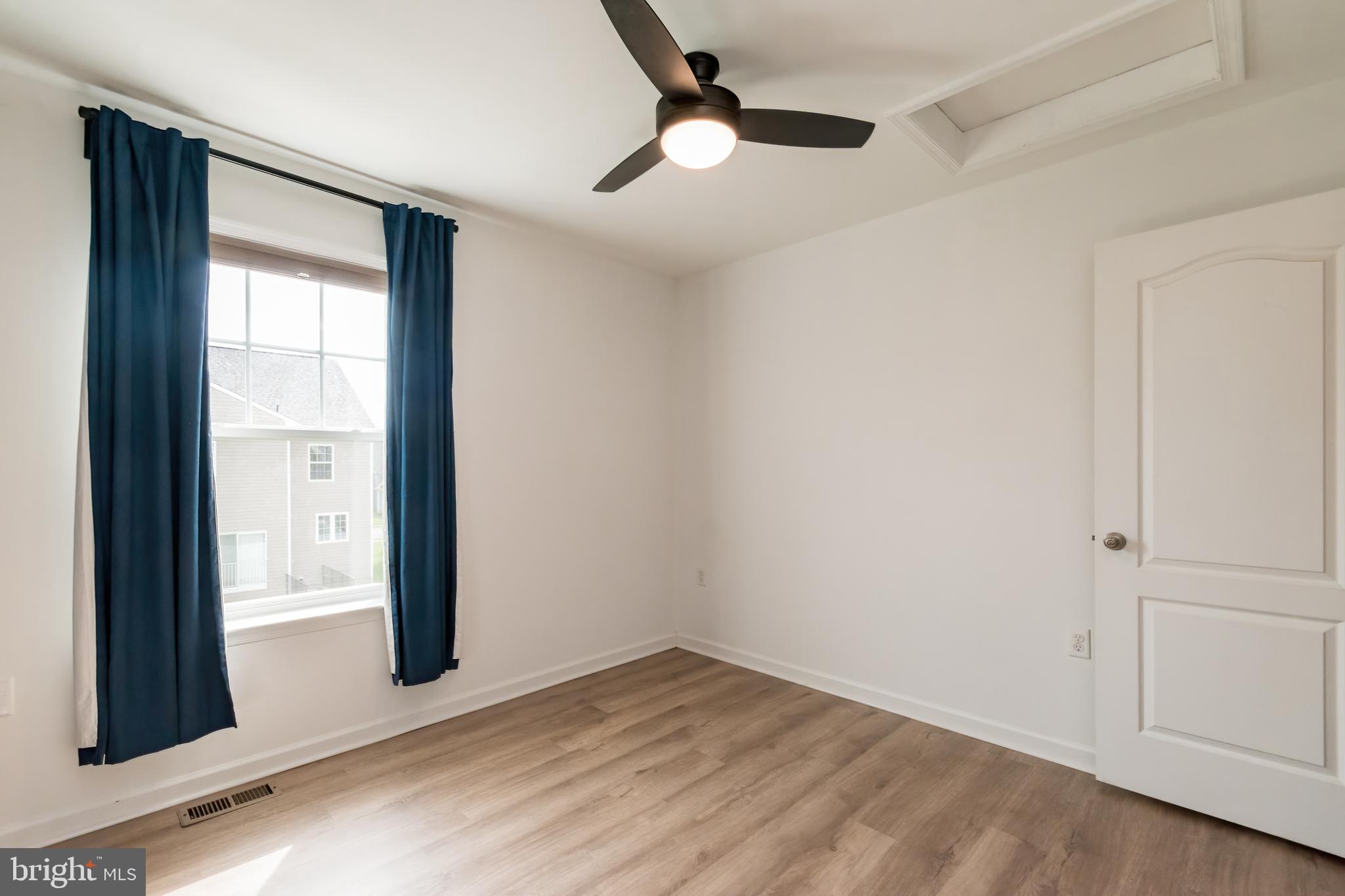 MARTINSBURG STATION GLEN - Residential