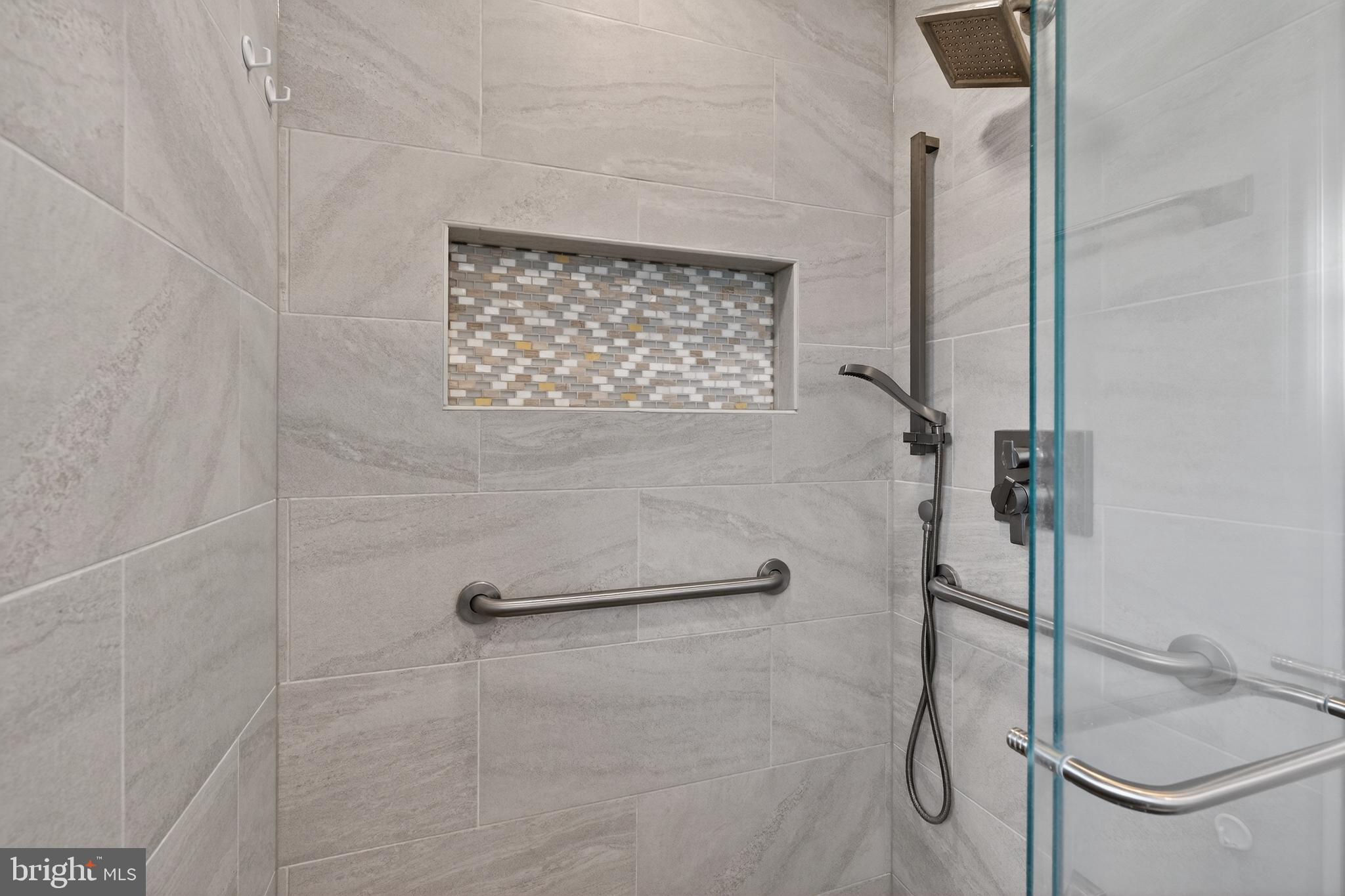 SPRING HOUSE FARMS - Residential