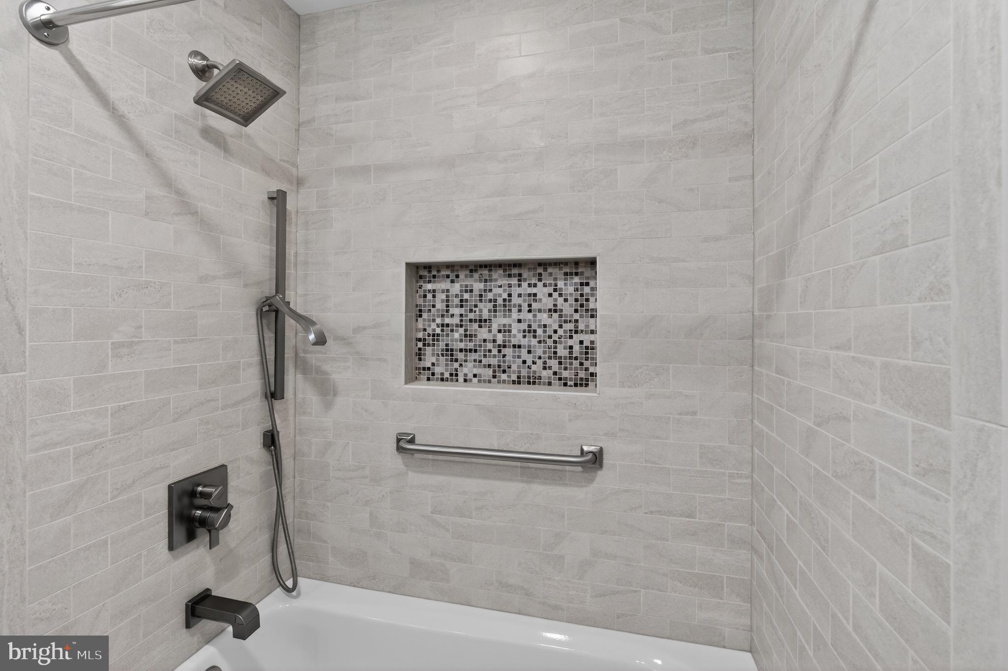 SPRING HOUSE FARMS - Residential