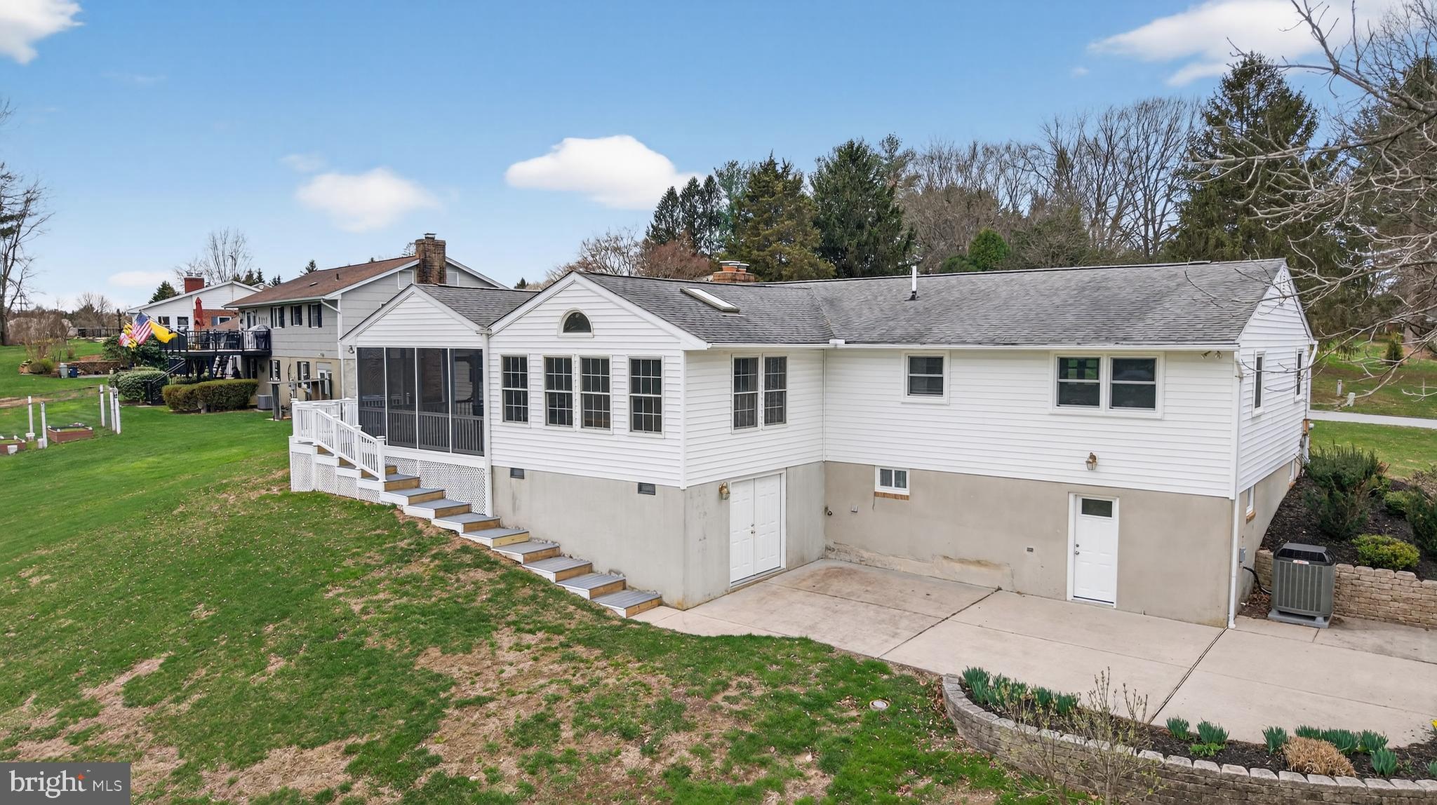 SPRING HOUSE FARMS - Residential