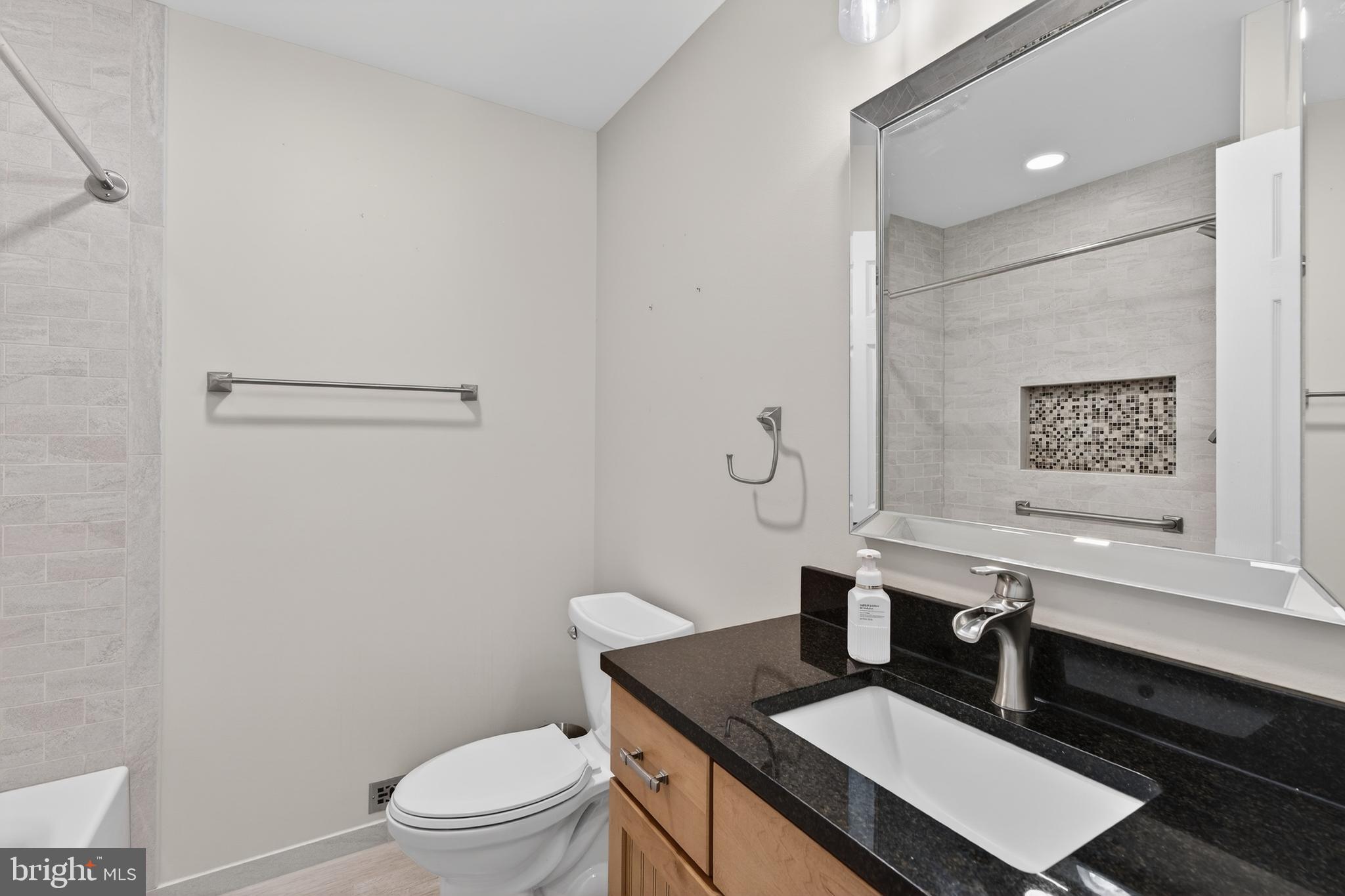 SPRING HOUSE FARMS - Residential