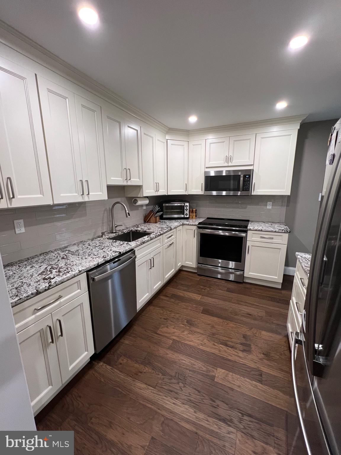 CHURCHVILLE MANOR - Residential