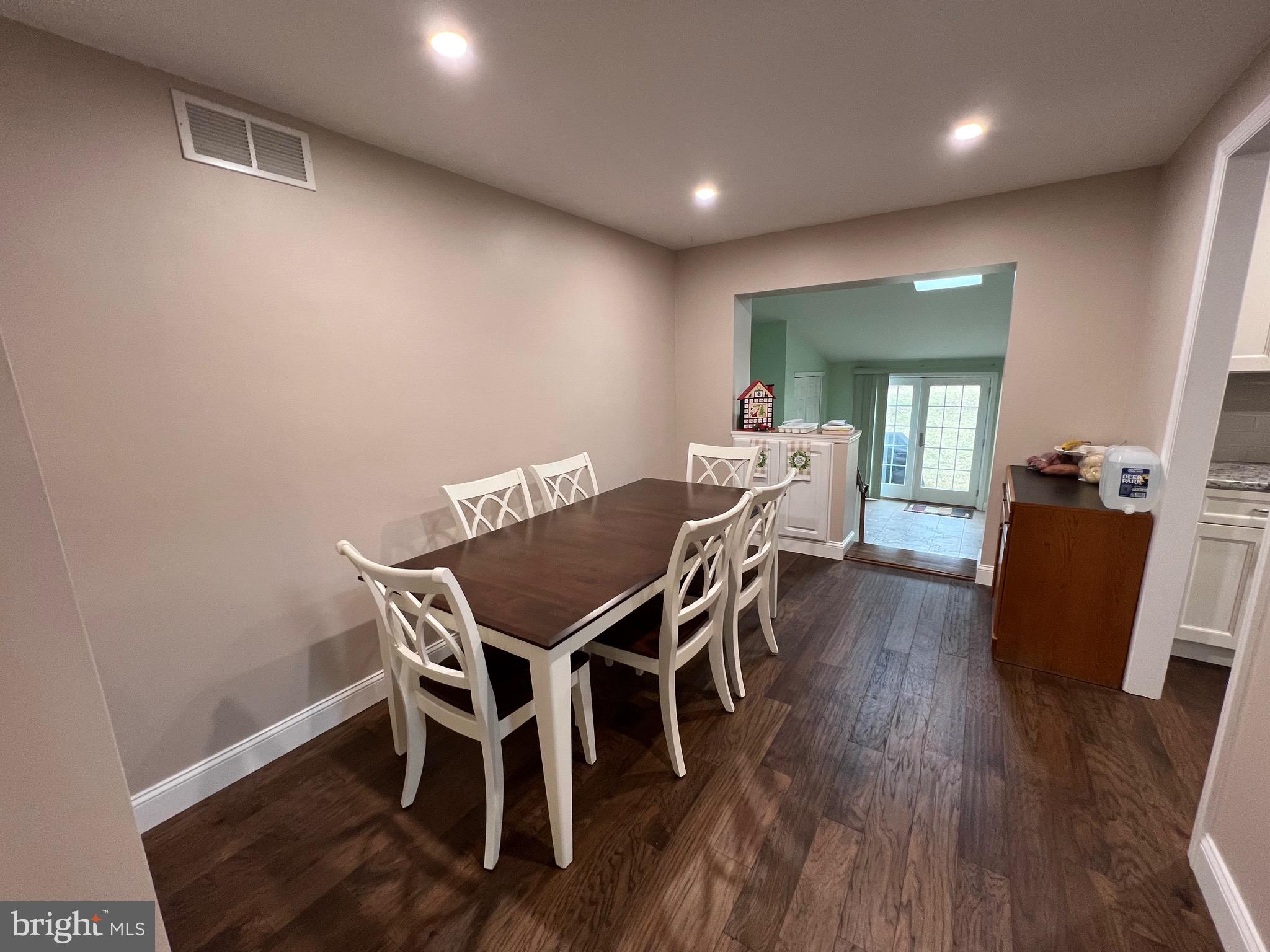 CHURCHVILLE MANOR - Residential