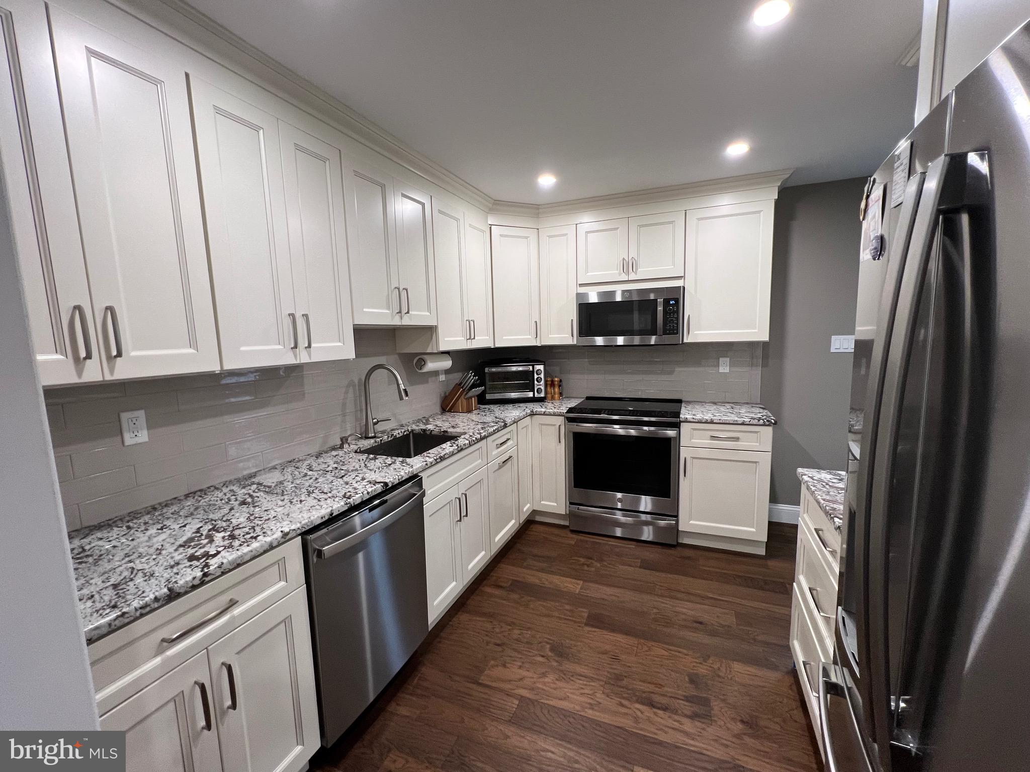 CHURCHVILLE MANOR - Residential