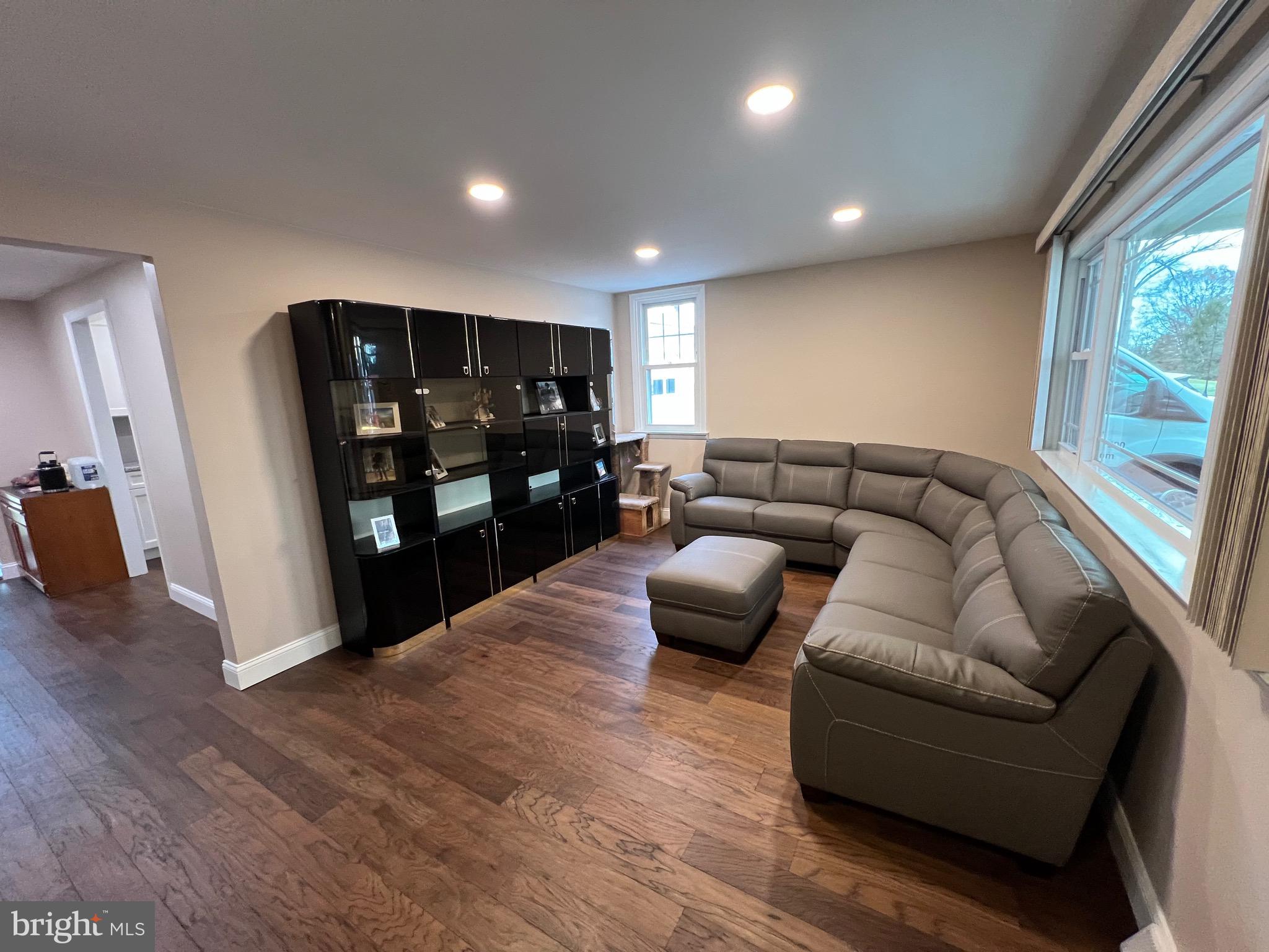 CHURCHVILLE MANOR - Residential