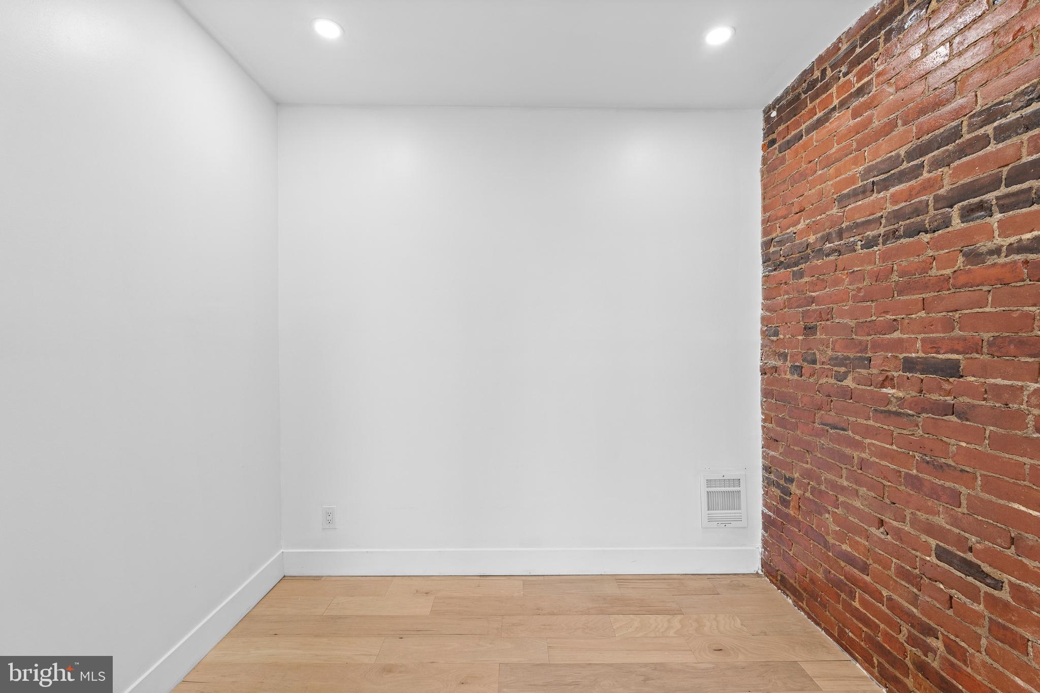 PARKSIDE - Residential Lease