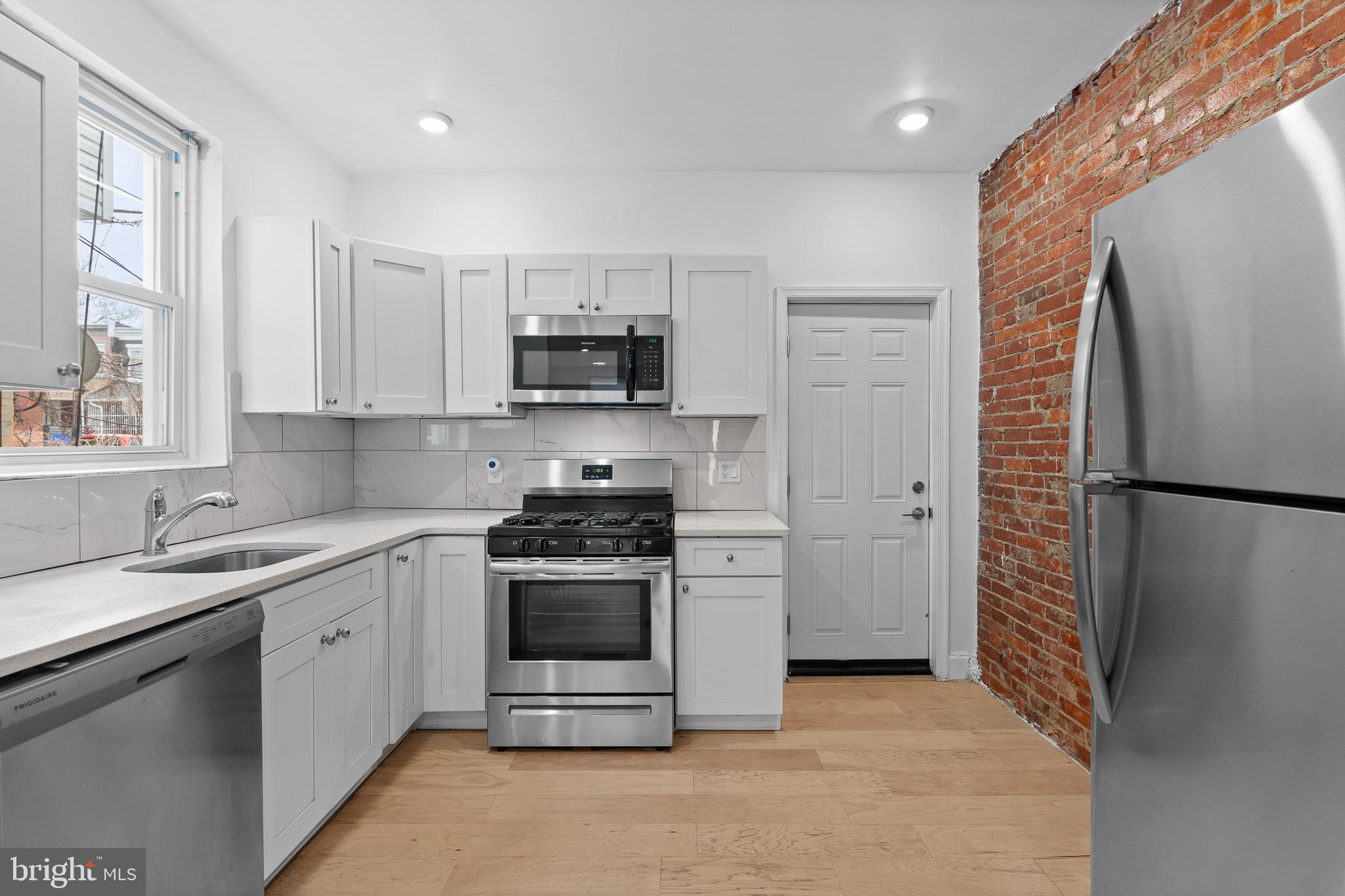 PARKSIDE - Residential Lease