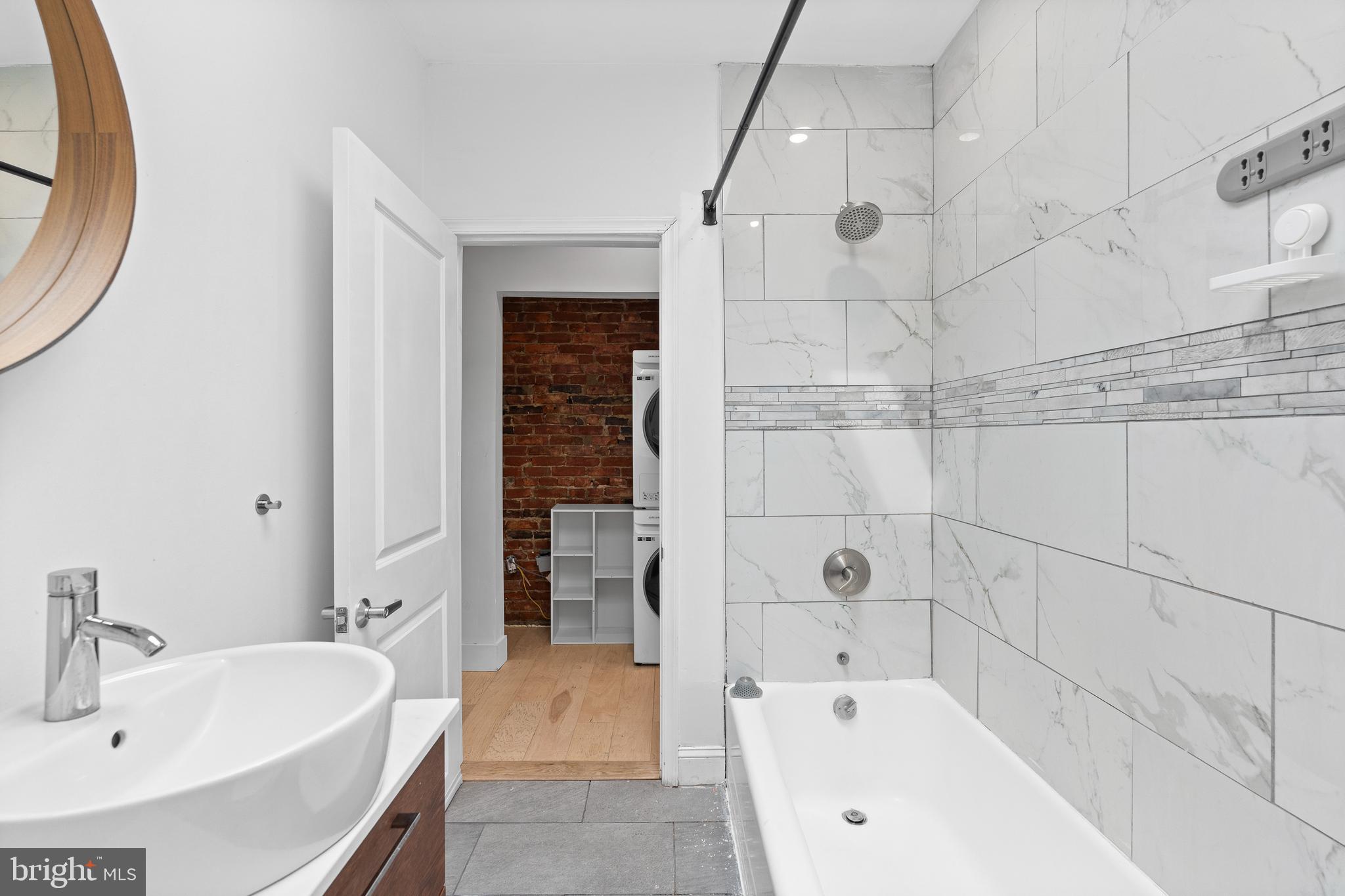 PARKSIDE - Residential Lease