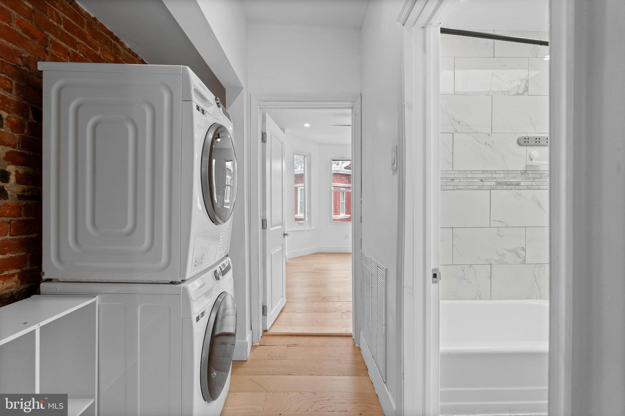 PARKSIDE - Residential Lease